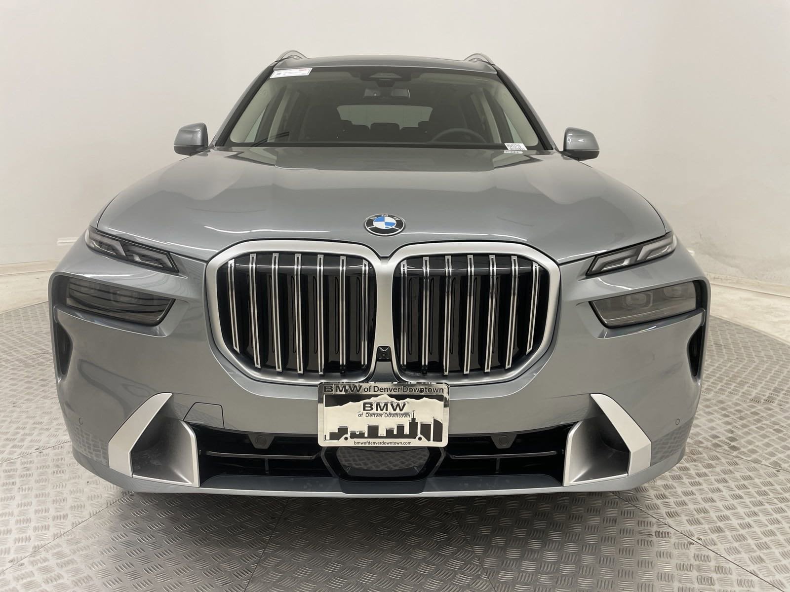 Used 2024 BMW X7 40i with VIN 5UX23EM08R9V53719 for sale in Denver, CO