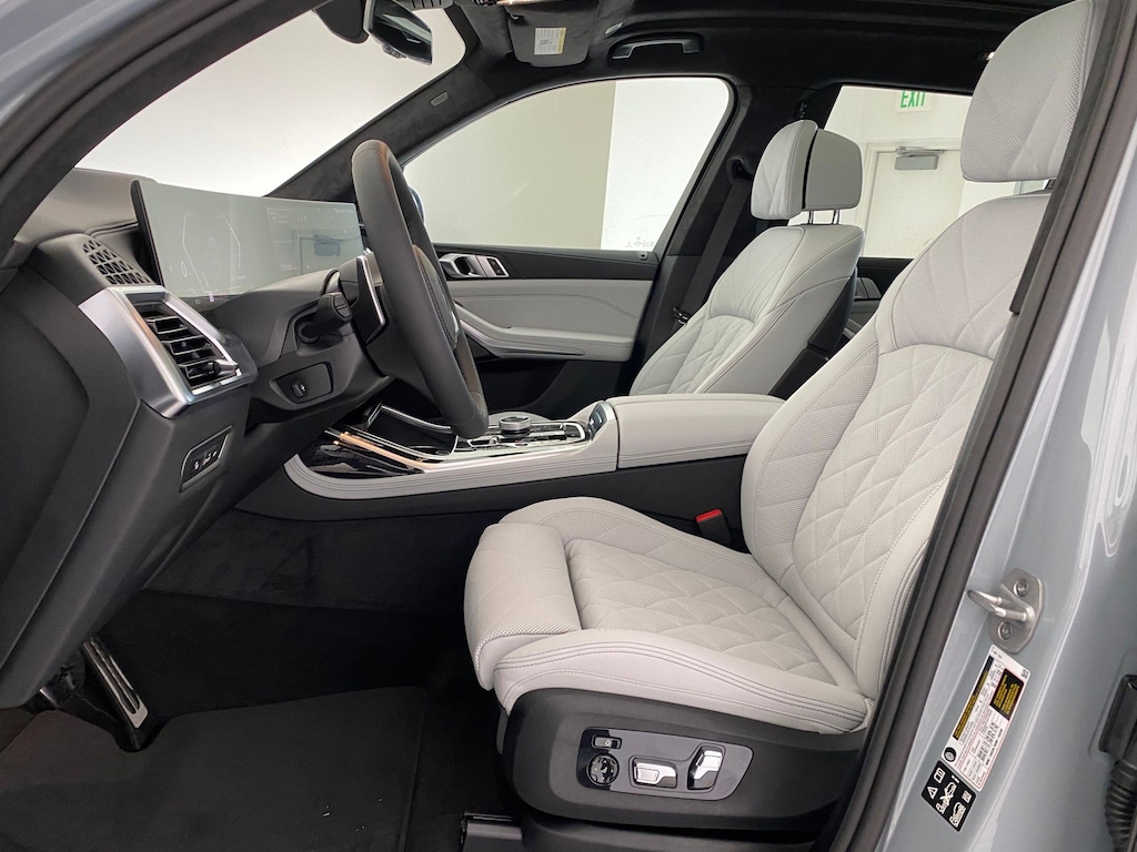 New 2026 BMW X7 xDrive40i SUV