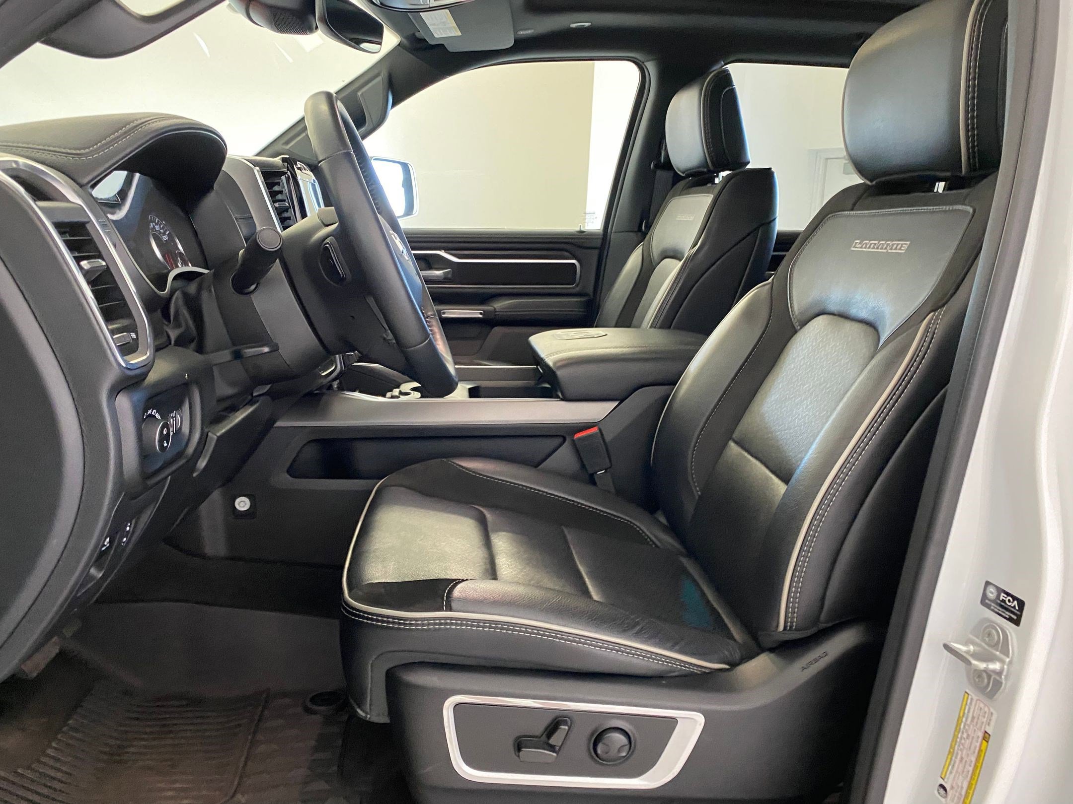 2024 Ram 1500 Laramie photo 4