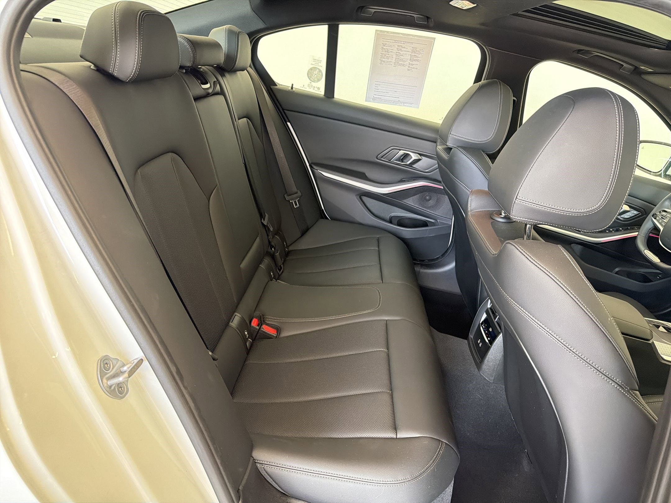 2025 BMW 3 Series 330i - Photo 30