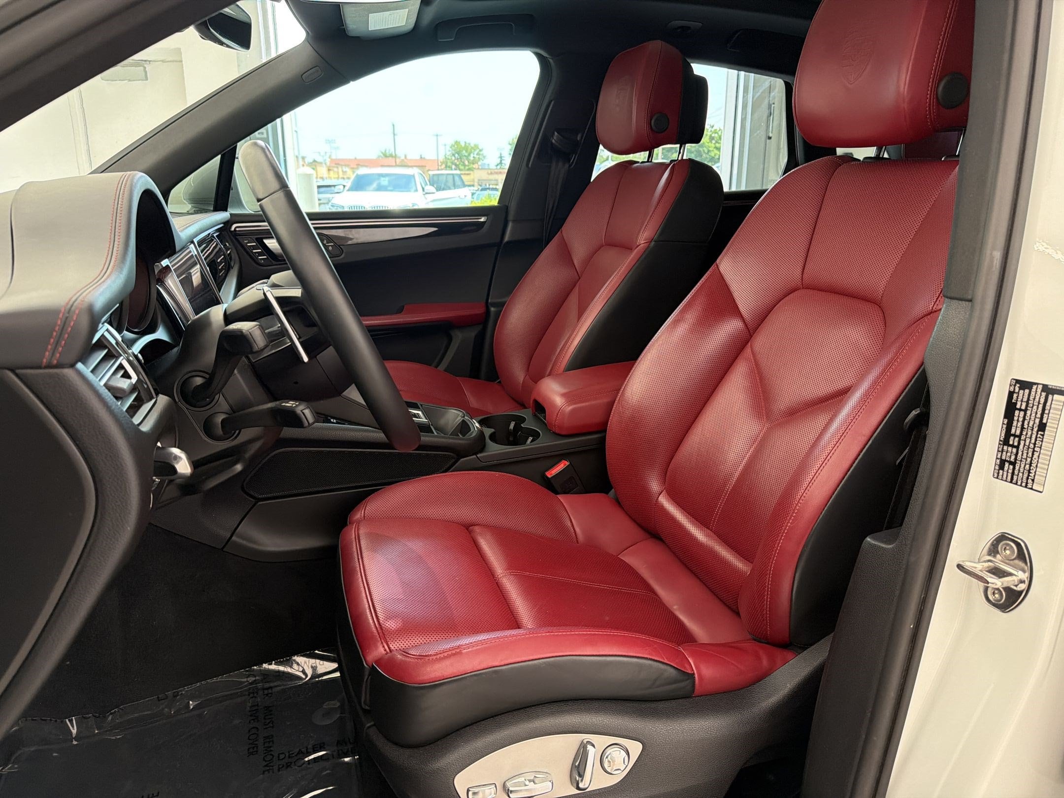 Macan AWD SUV