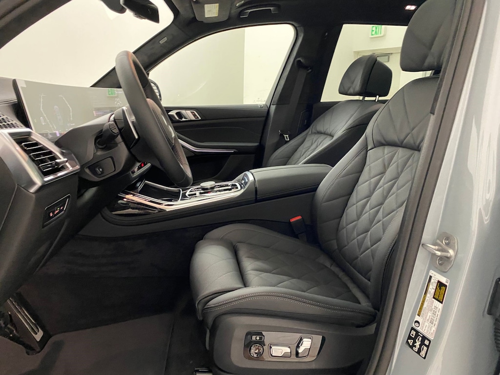 New 2026 BMW X7 xDrive40i SUV