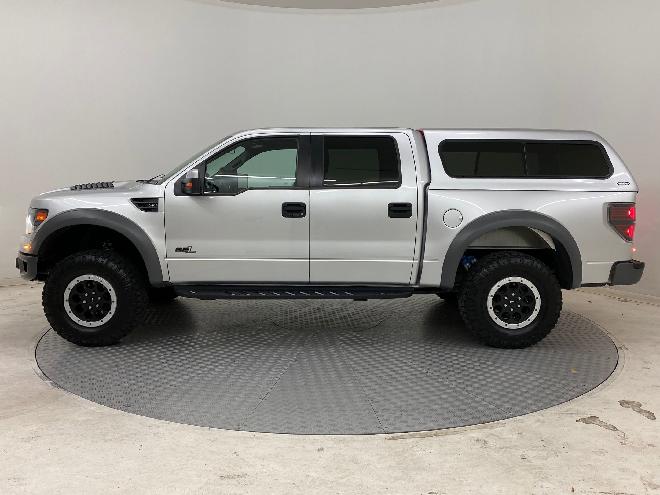 2014 Ford F-150 SVT Raptor photo 2