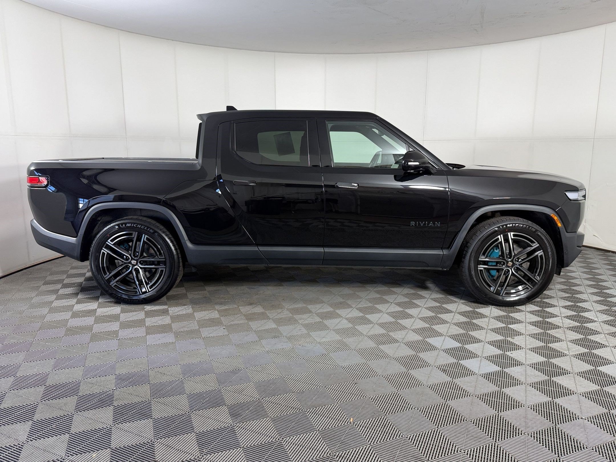 2026 Rivian R1T R1T Quad Motor Max Pack (Quad Motor Max Pack) Truck Crew Cab