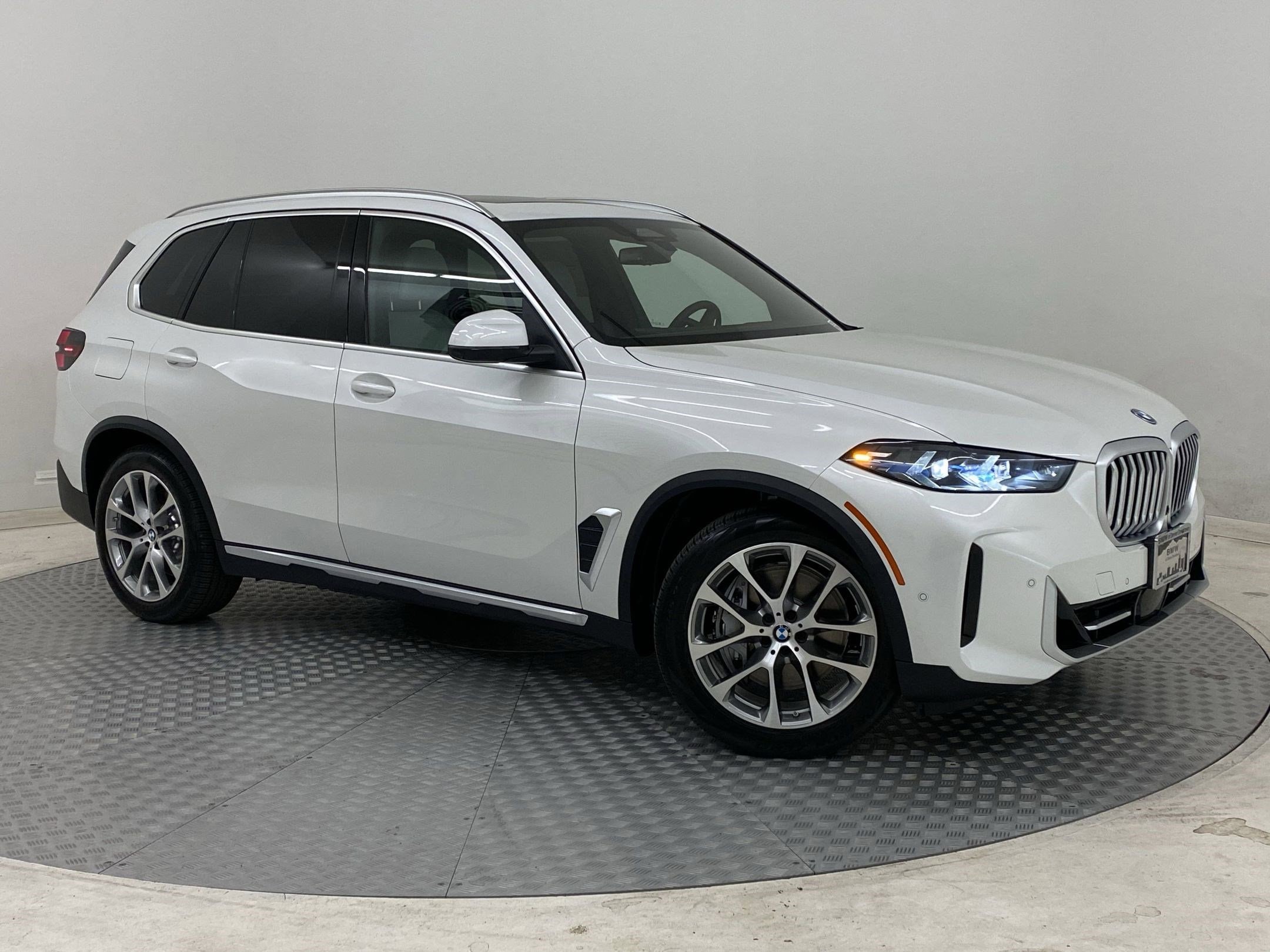 2026 BMW X5 50e - Photo 6