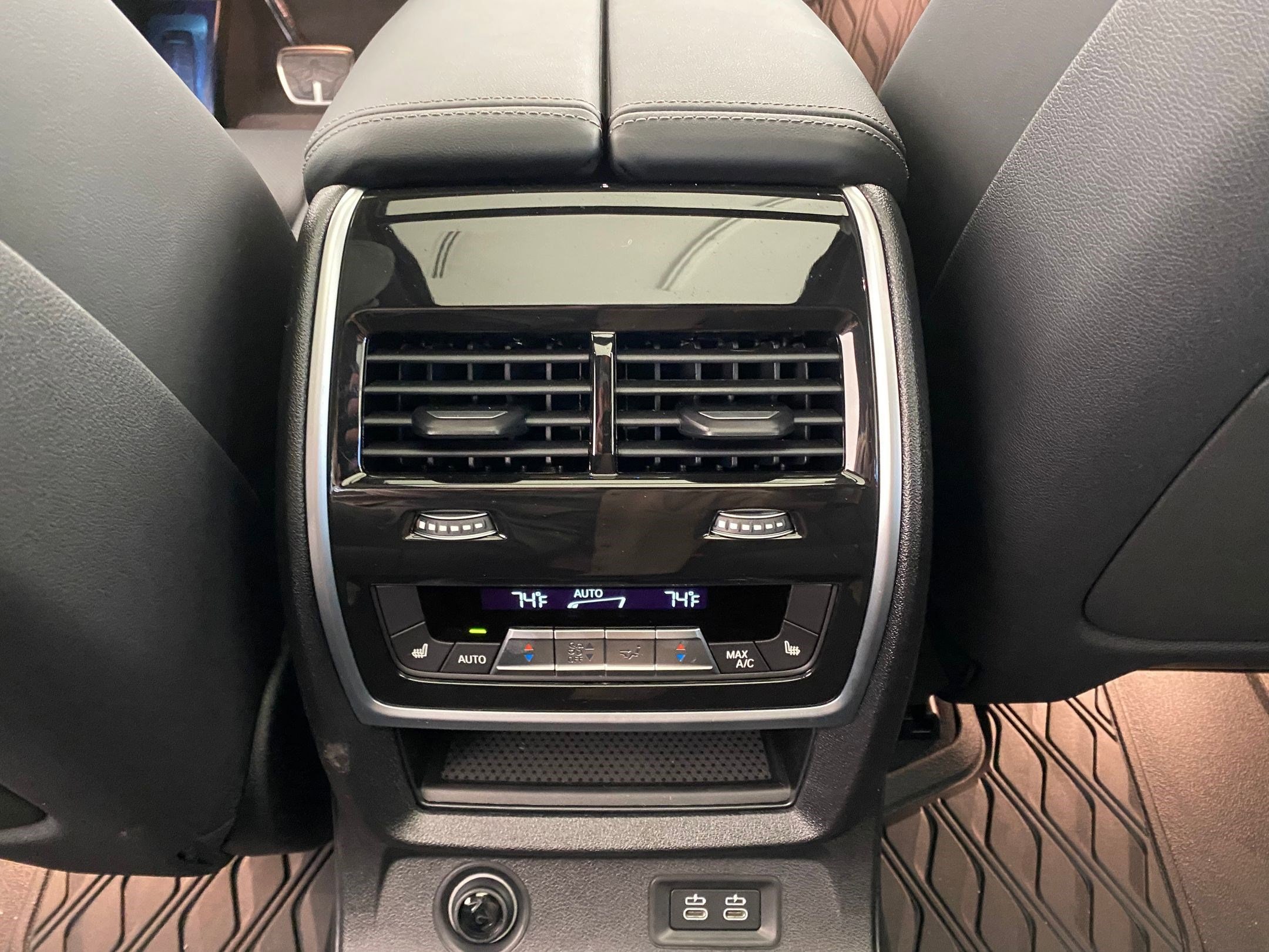 2026 BMW X7 M60i - Photo 30