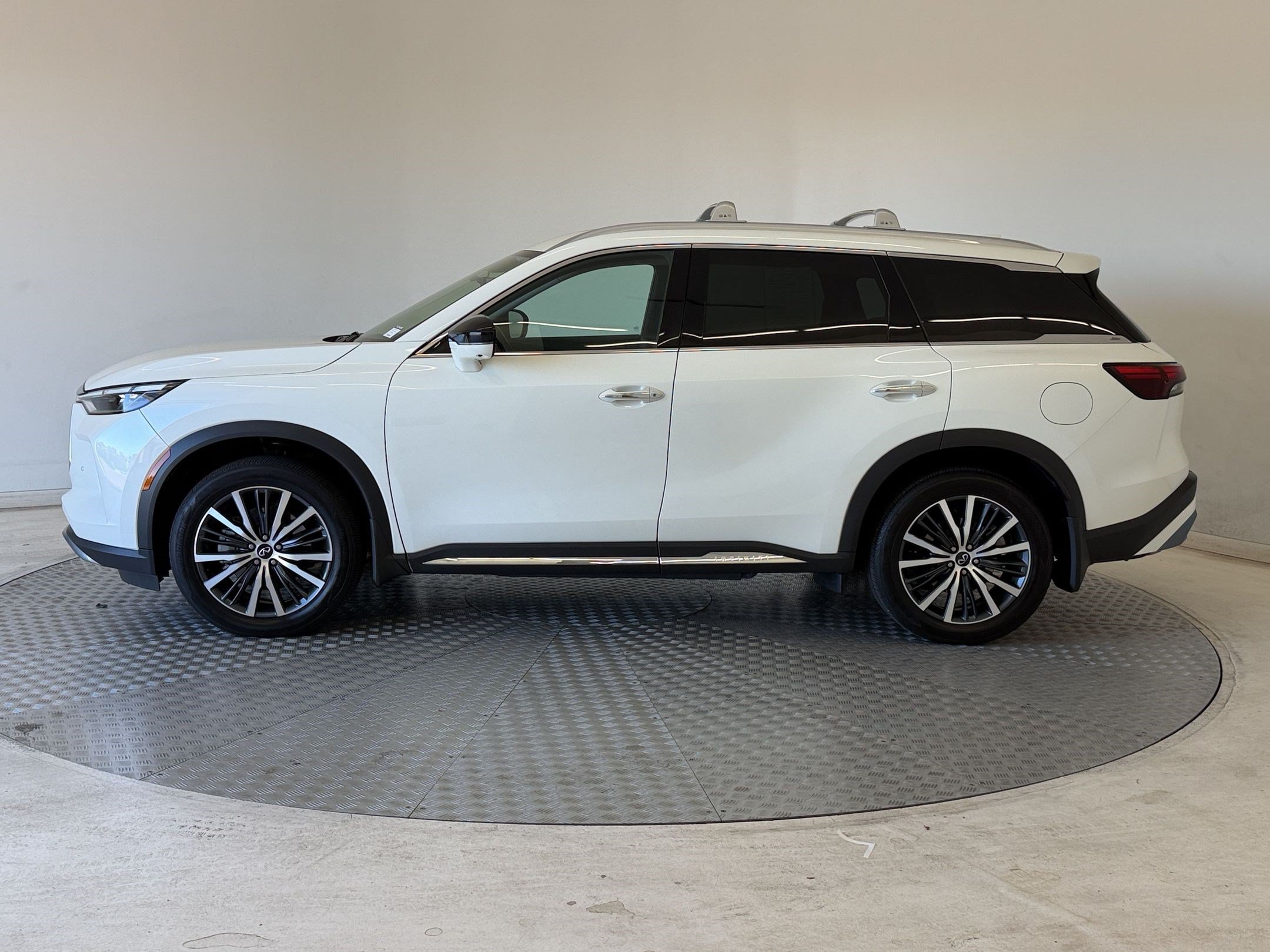 Used 2025 INFINITI QX60 SENSORY SUV
