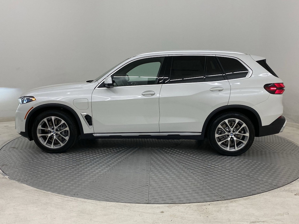 New 2026 BMW X5 PHEV xDrive50e SUV