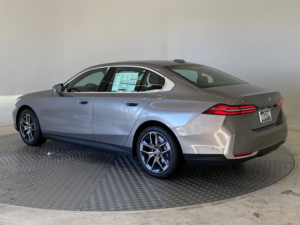 New 2026 BMW 530i xDrive Sedan