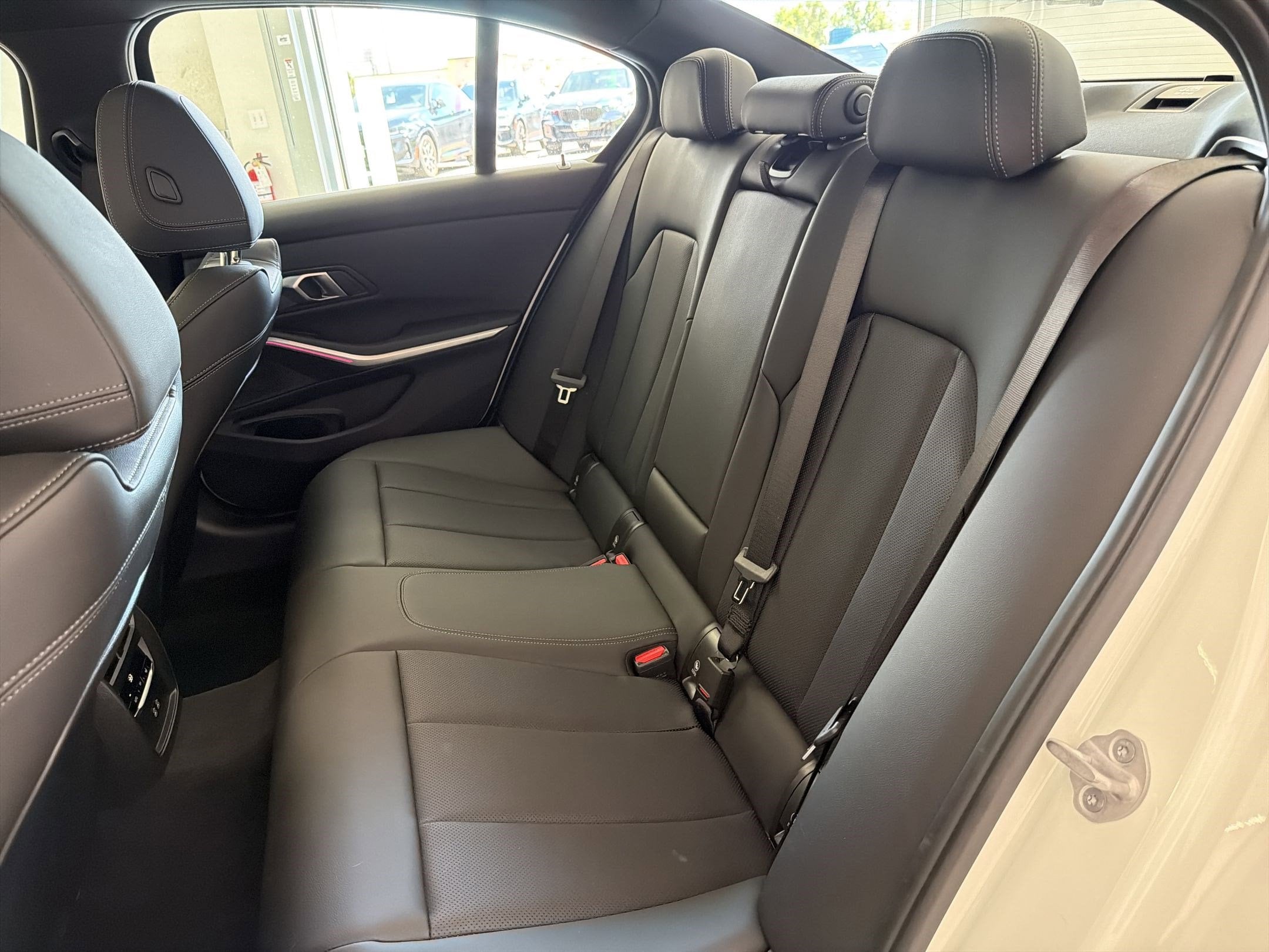 2025 BMW 3 Series 330i - Photo 15