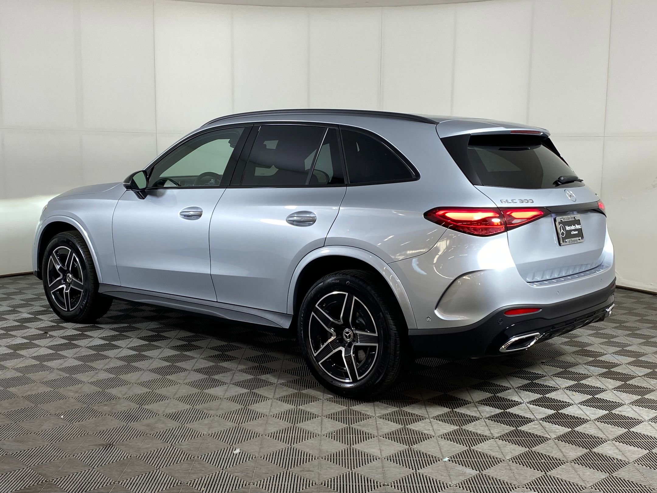 2026 Mercedes Benz GLC 300 4MATIC photo 2
