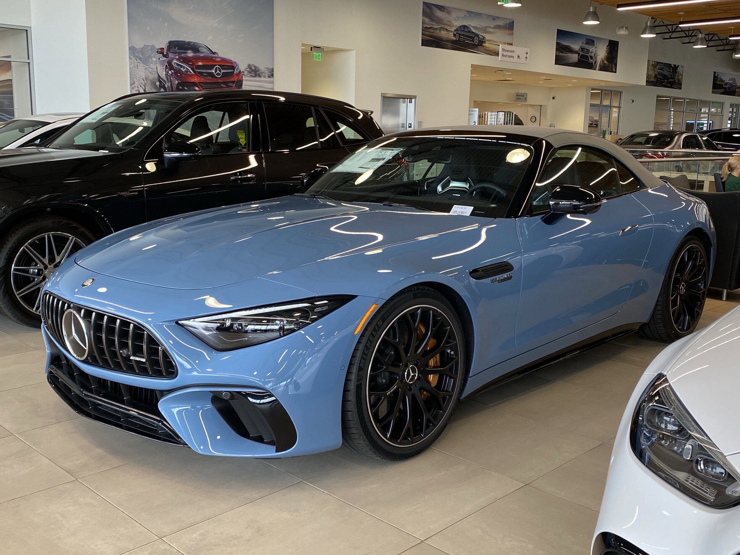 2025 Mercedes Benz SL AMG 63 photo 3