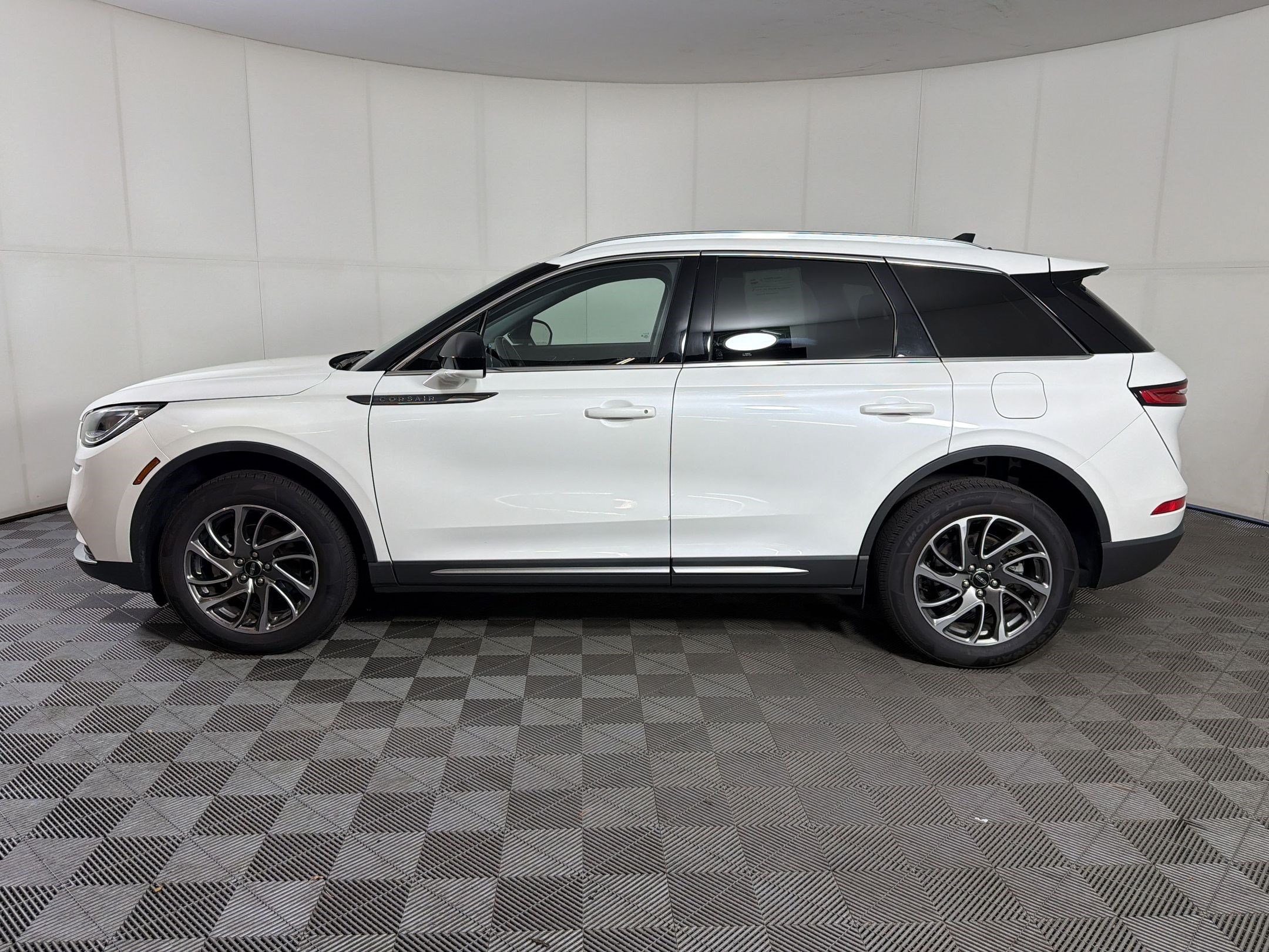 Corsair Standard Sport Utility