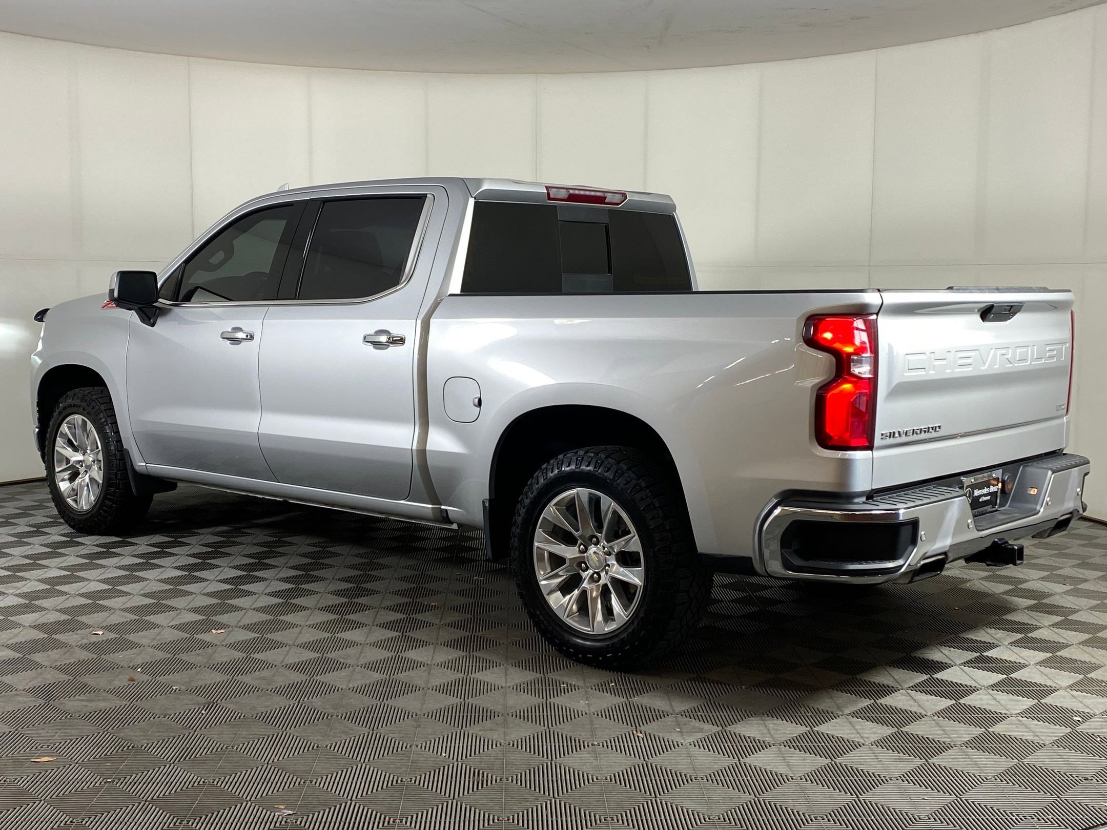 2021 Chevrolet Silverado 1500 LTZ photo 3