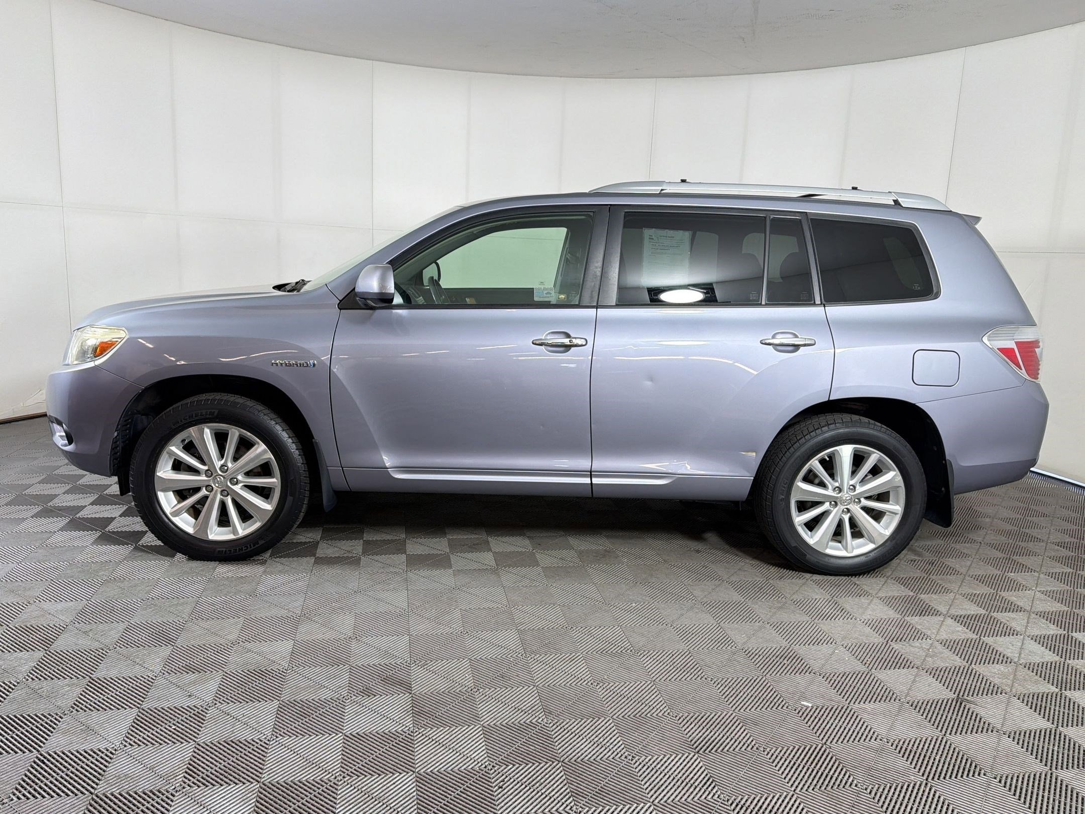 Used 2008 Toyota Highlander Hybrid with VIN JTEEW41AX82021551 for sale in Denver, CO