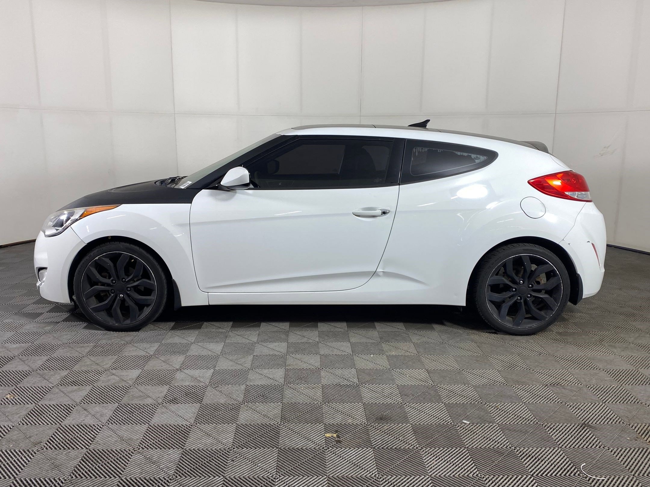 Used 2013 Hyundai Veloster Base with VIN KMHTC6AD6DU160399 for sale in Denver, CO