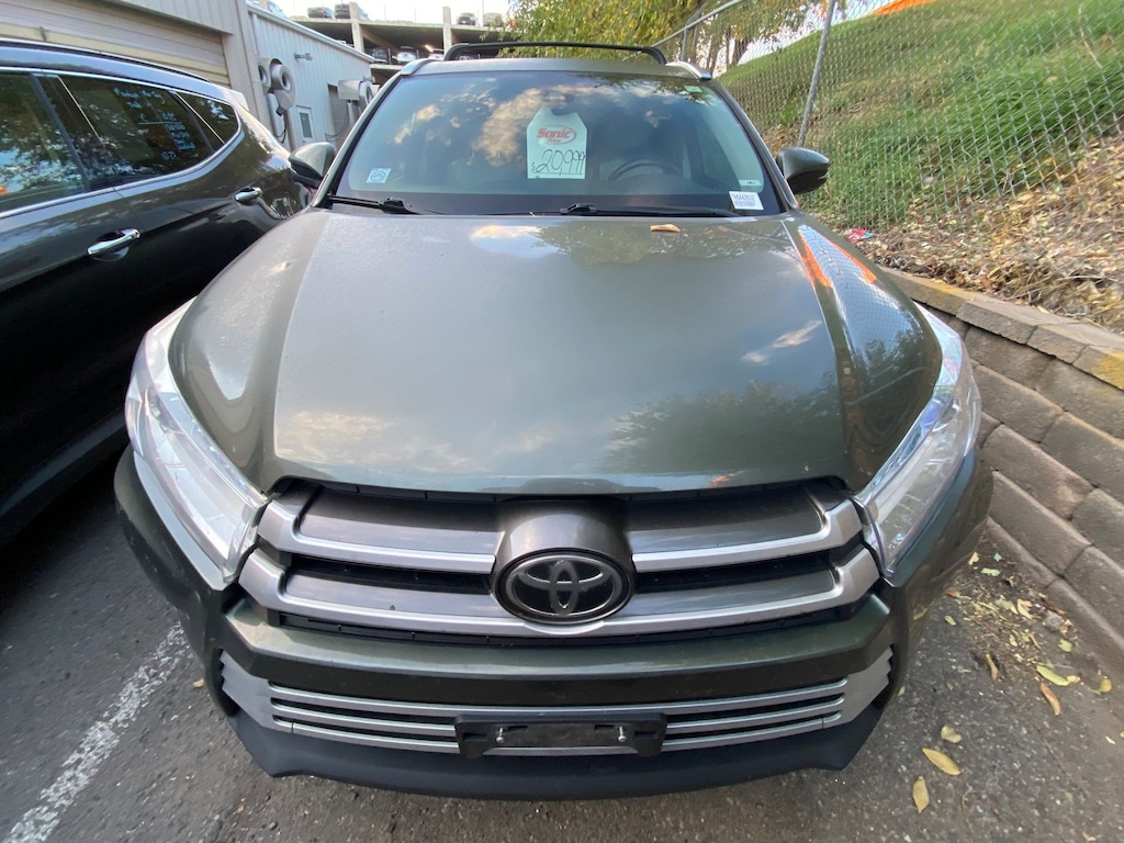 Used 2017 Toyota Highlander XLE SUV