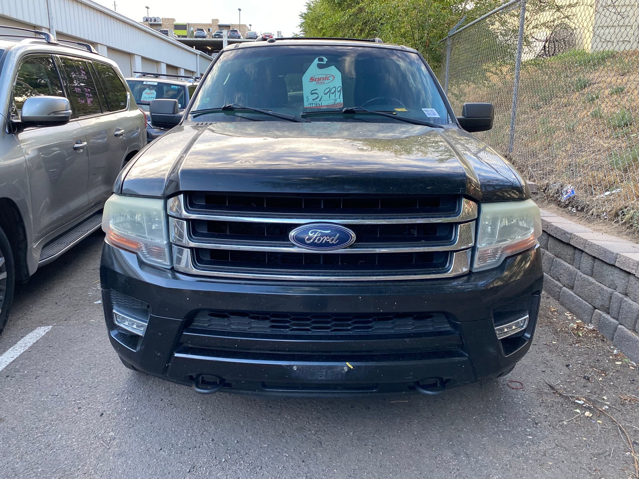 2015 Ford Expedition EL XLT photo 2