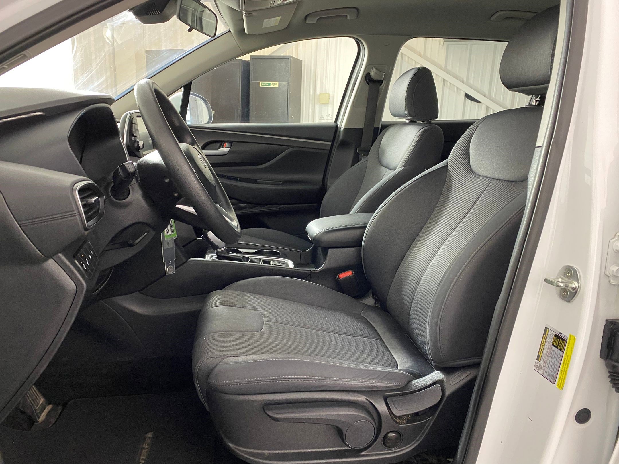 2019 Hyundai Santa Fe SE photo 4