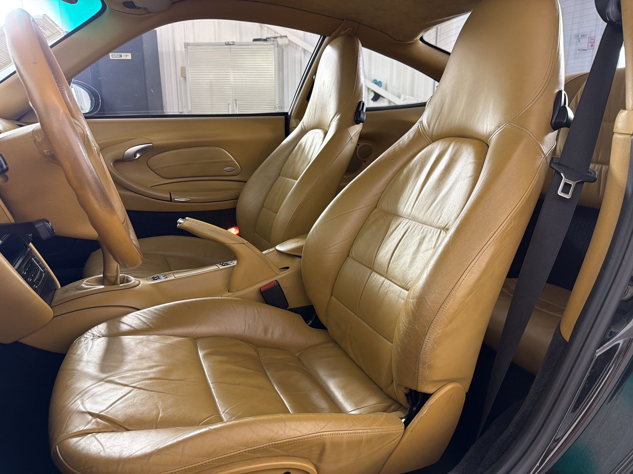 911 Carrera 2dr Car