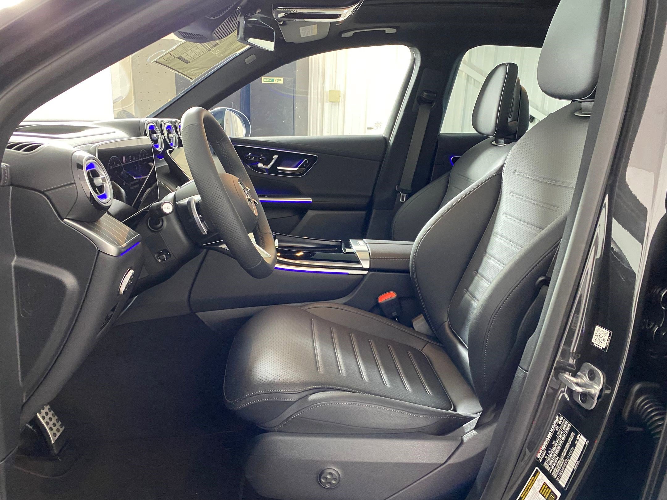 2026 Mercedes Benz GLC 300 4MATIC photo 4