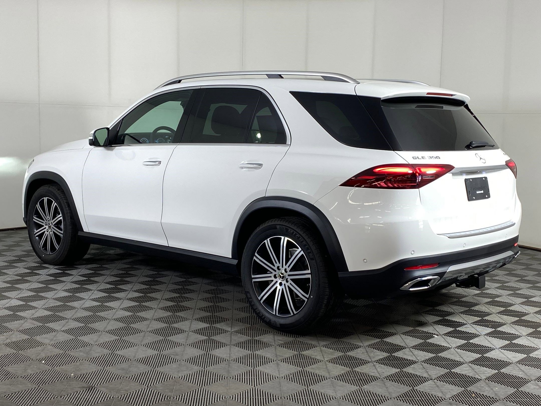 2026 Mercedes Benz GLE 350 4MATIC photo 3