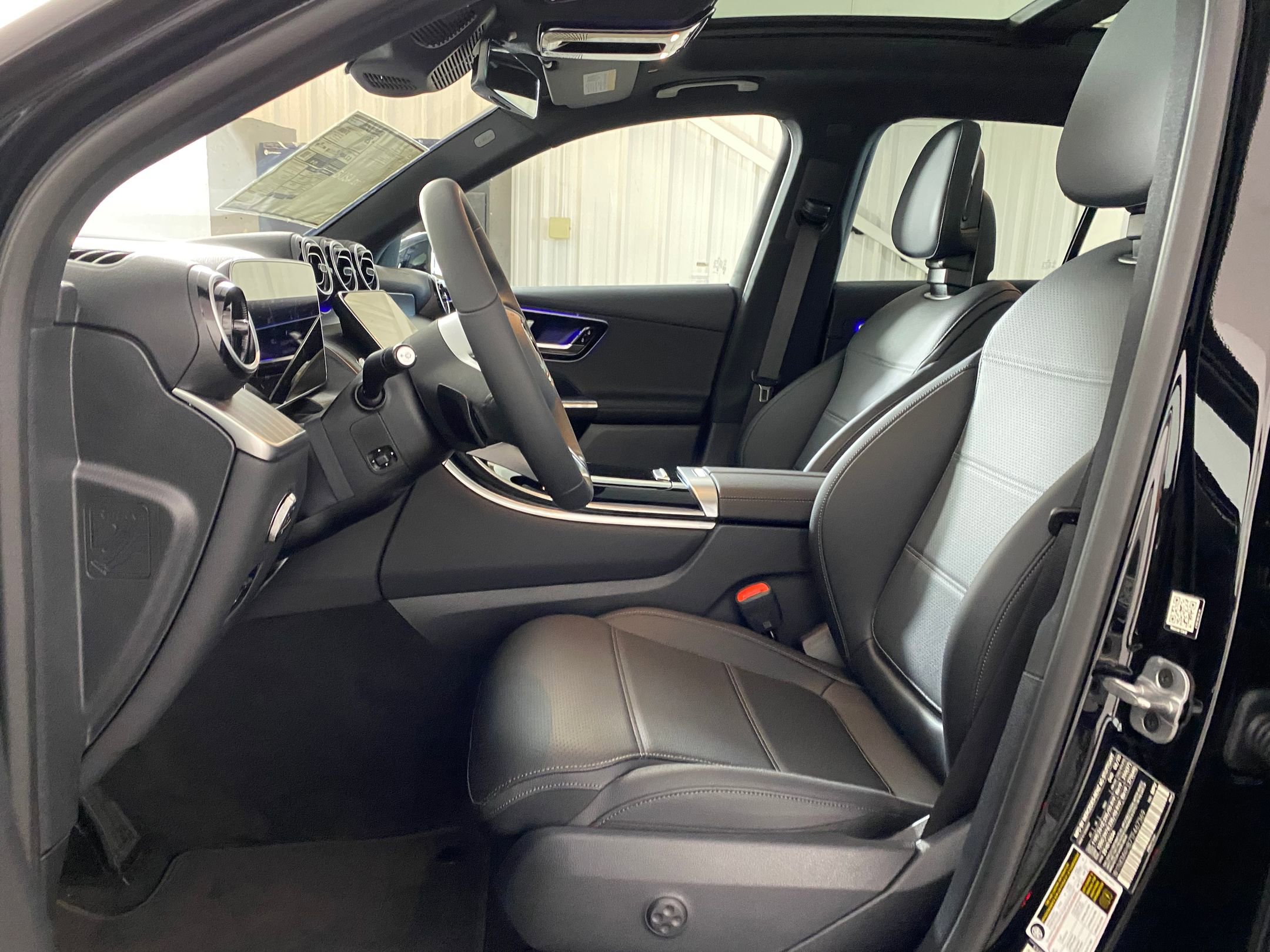 2026 Mercedes Benz GLC 300 4MATIC photo 4