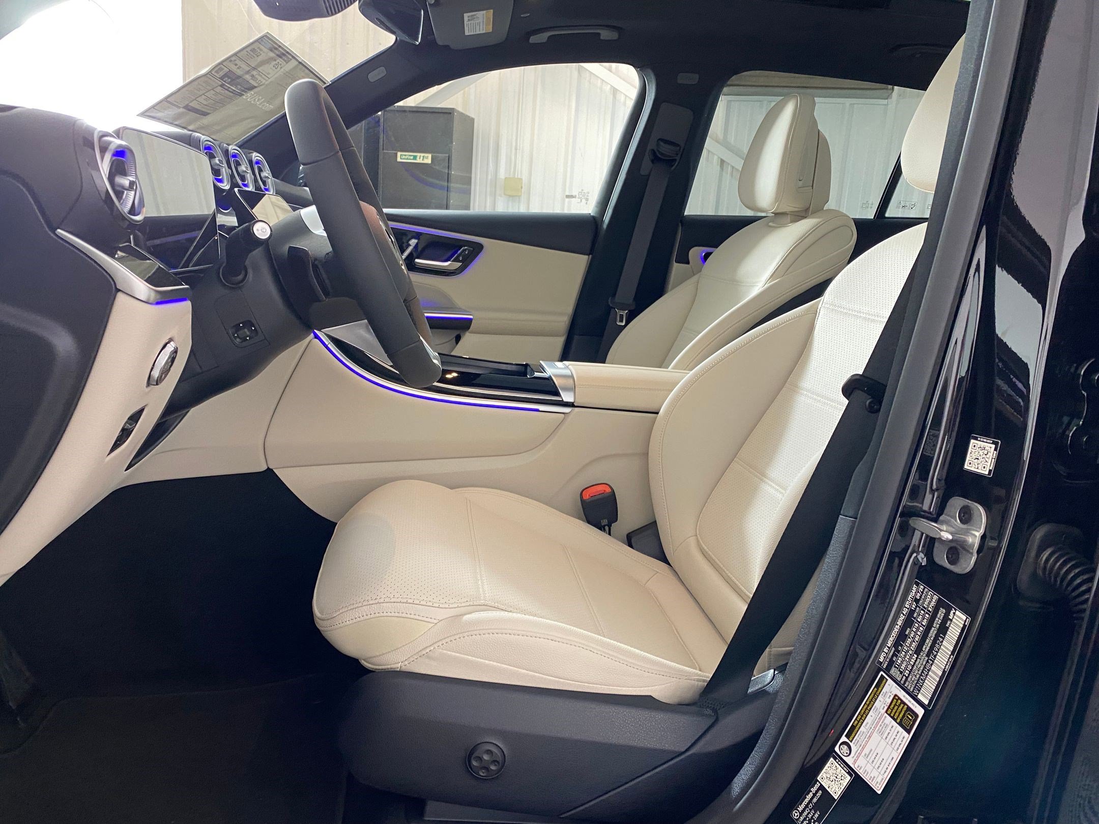 2026 Mercedes Benz GLC 300 4MATIC photo 4