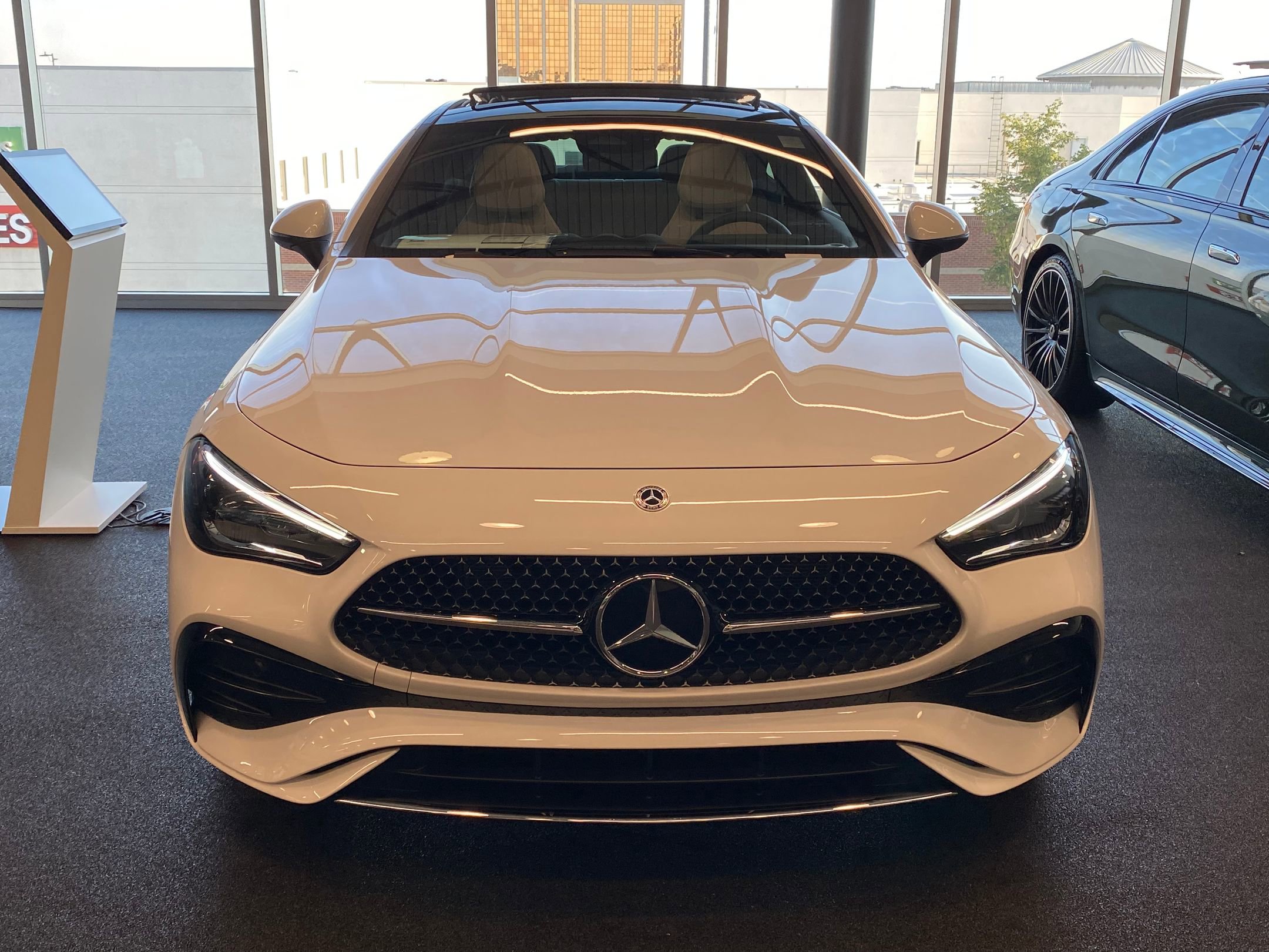 2025 Mercedes Benz CLE 450 4MATIC Coupe photo 4