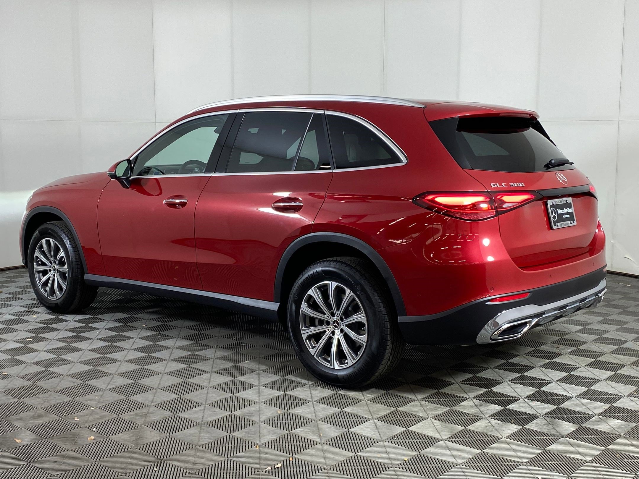 2026 Mercedes Benz GLC 300 4MATIC photo 3