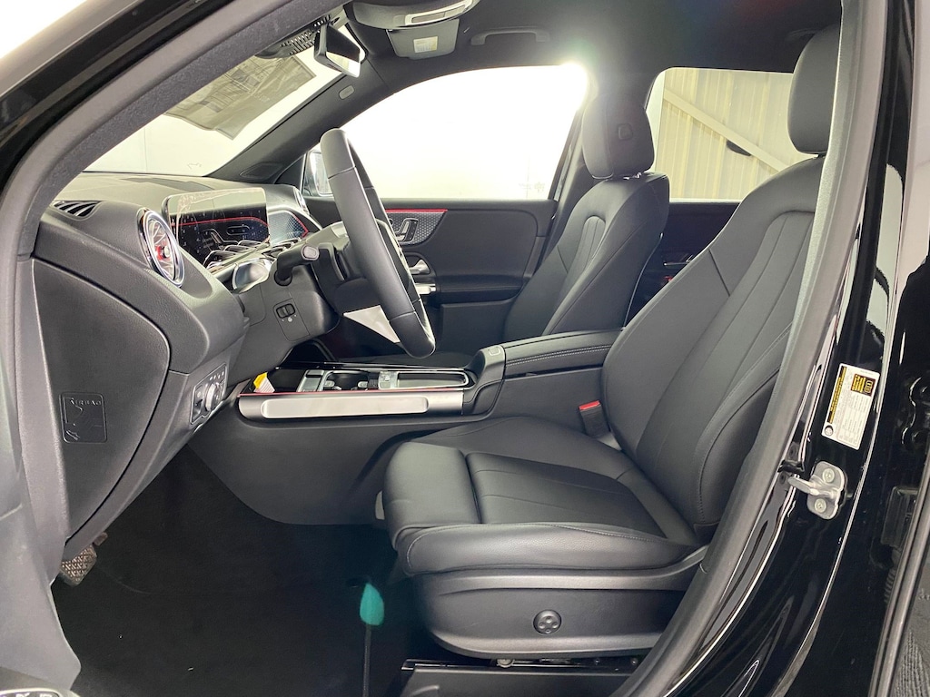 New 2025 Mercedes-Benz GLB 250 4MATIC SUV