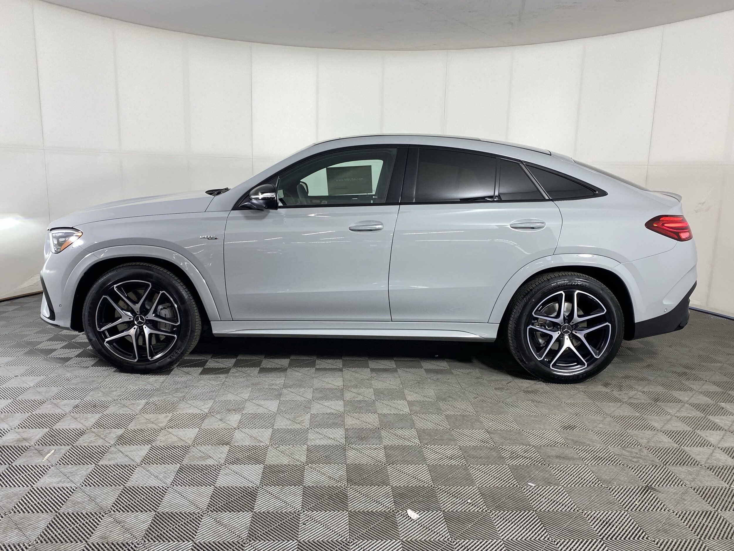 2025 Mercedes Benz GLE AMG 53 photo 4