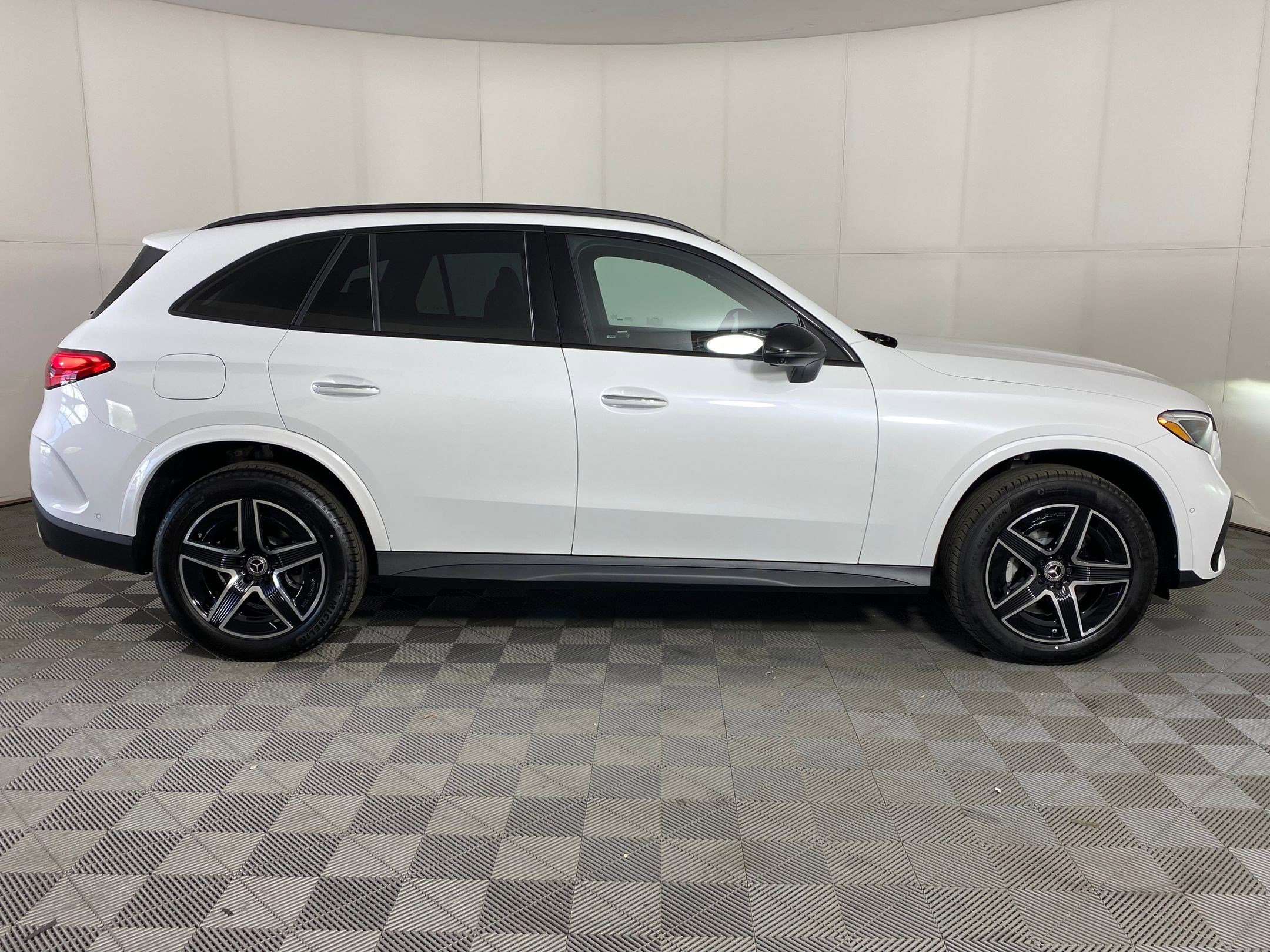 2026 Mercedes-Benz GLC Base - Photo 7