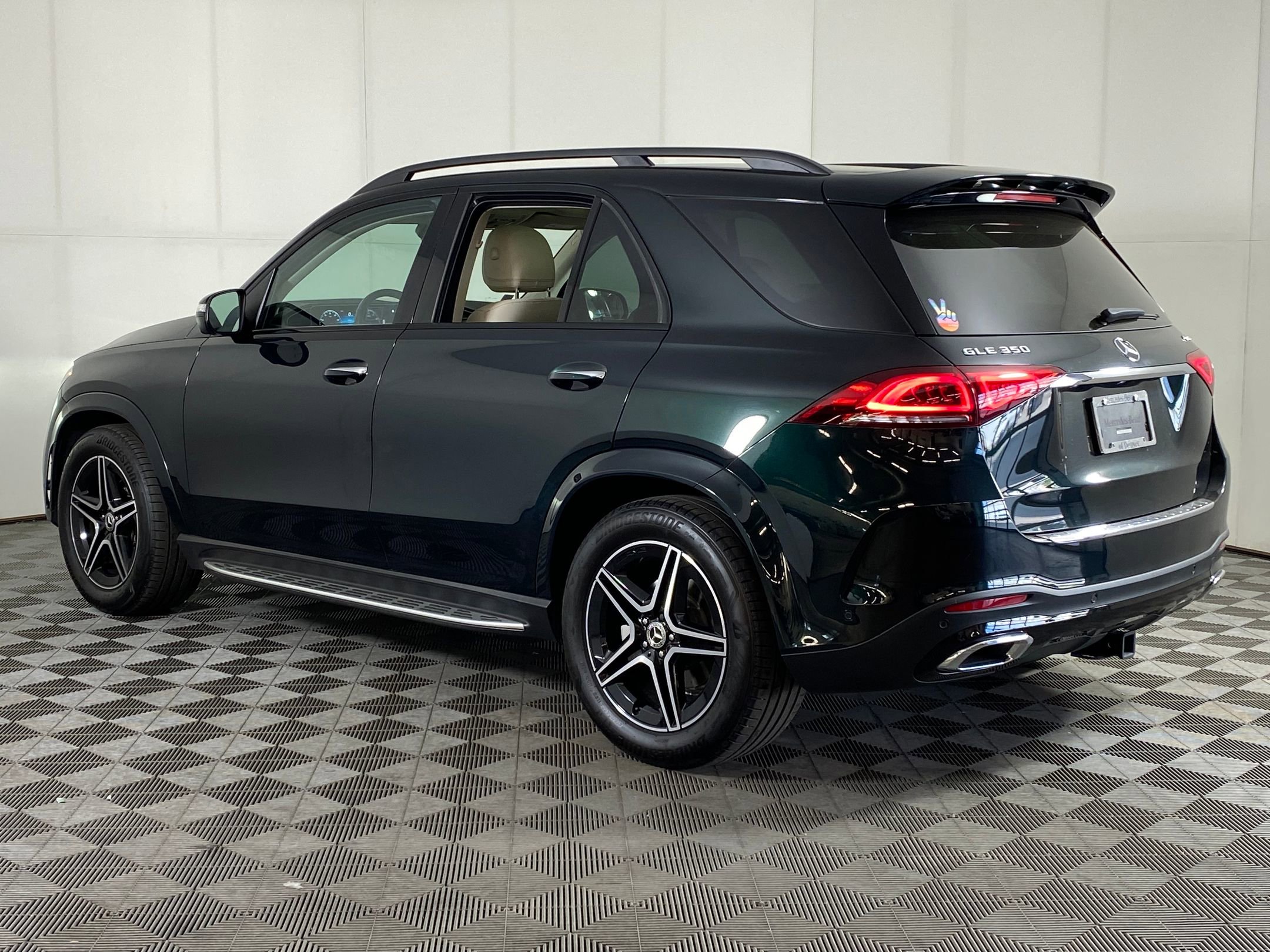 2022 Mercedes Benz GLE 350 4MATIC photo 3