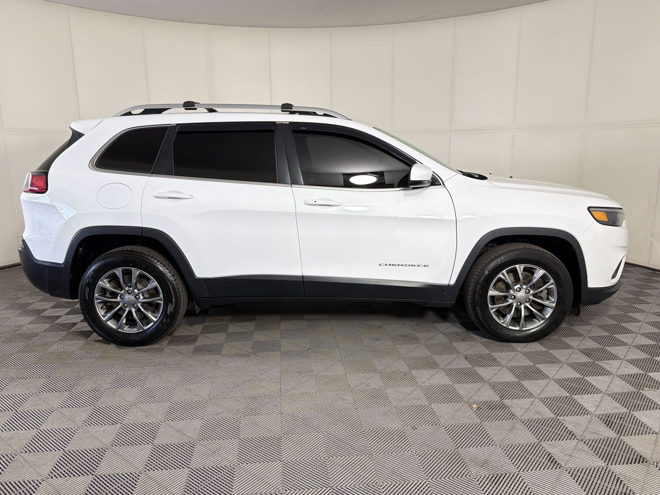 Cherokee Latitude Plus 4x4 Sport Utility