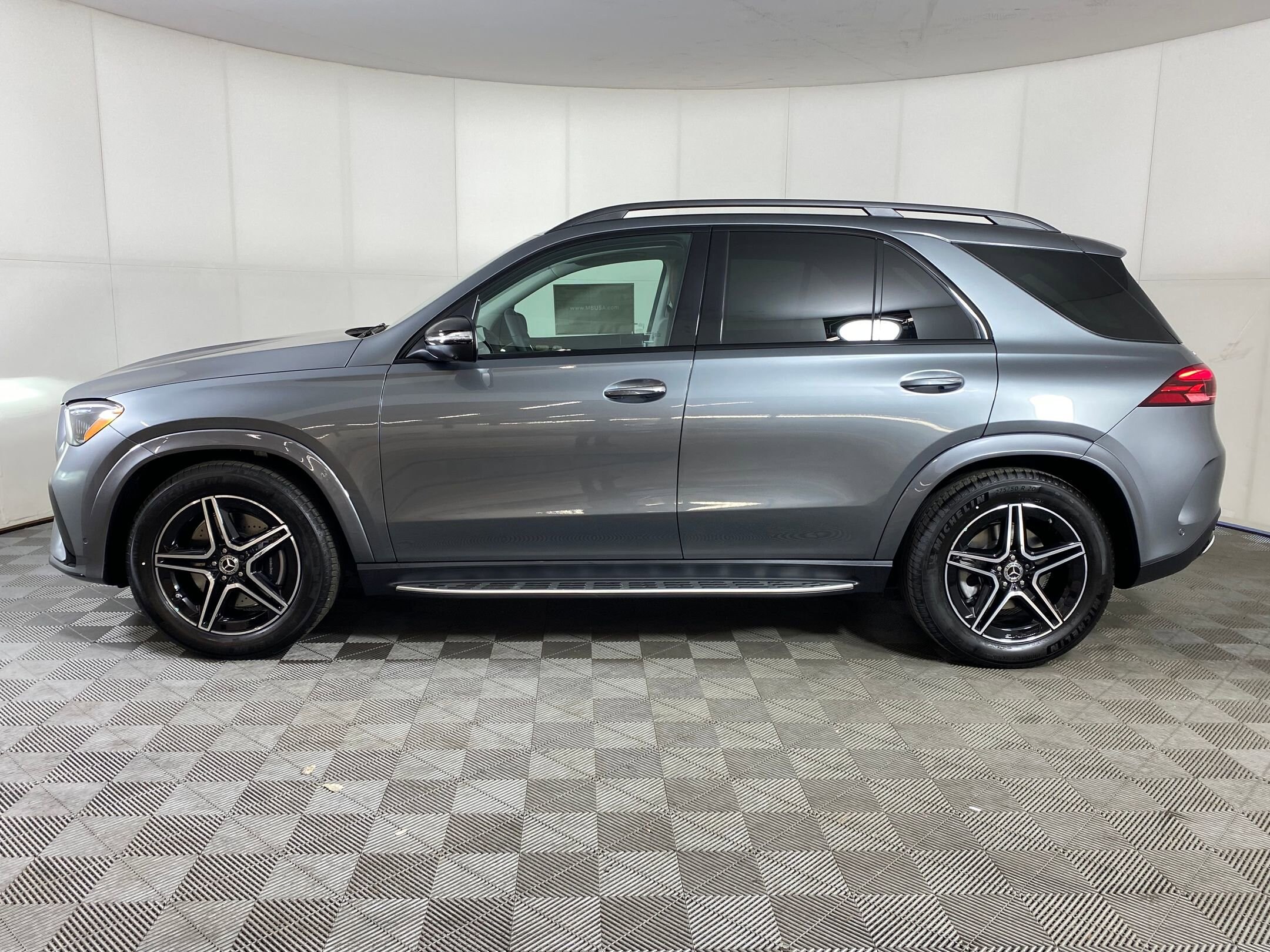 2026 Mercedes Benz GLE 450 4MATIC photo 2