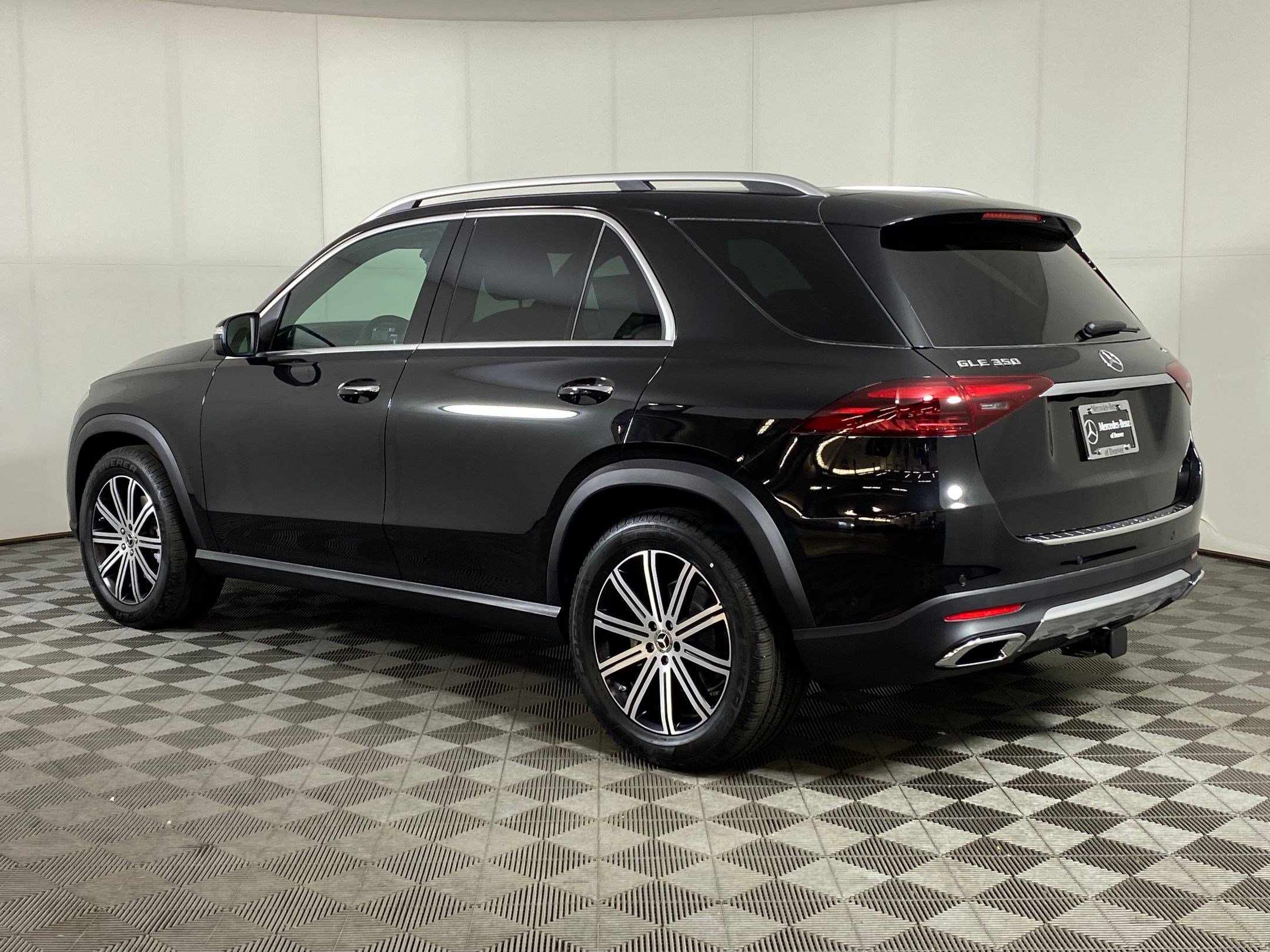 2026 Mercedes Benz GLE 350 4MATIC photo 3