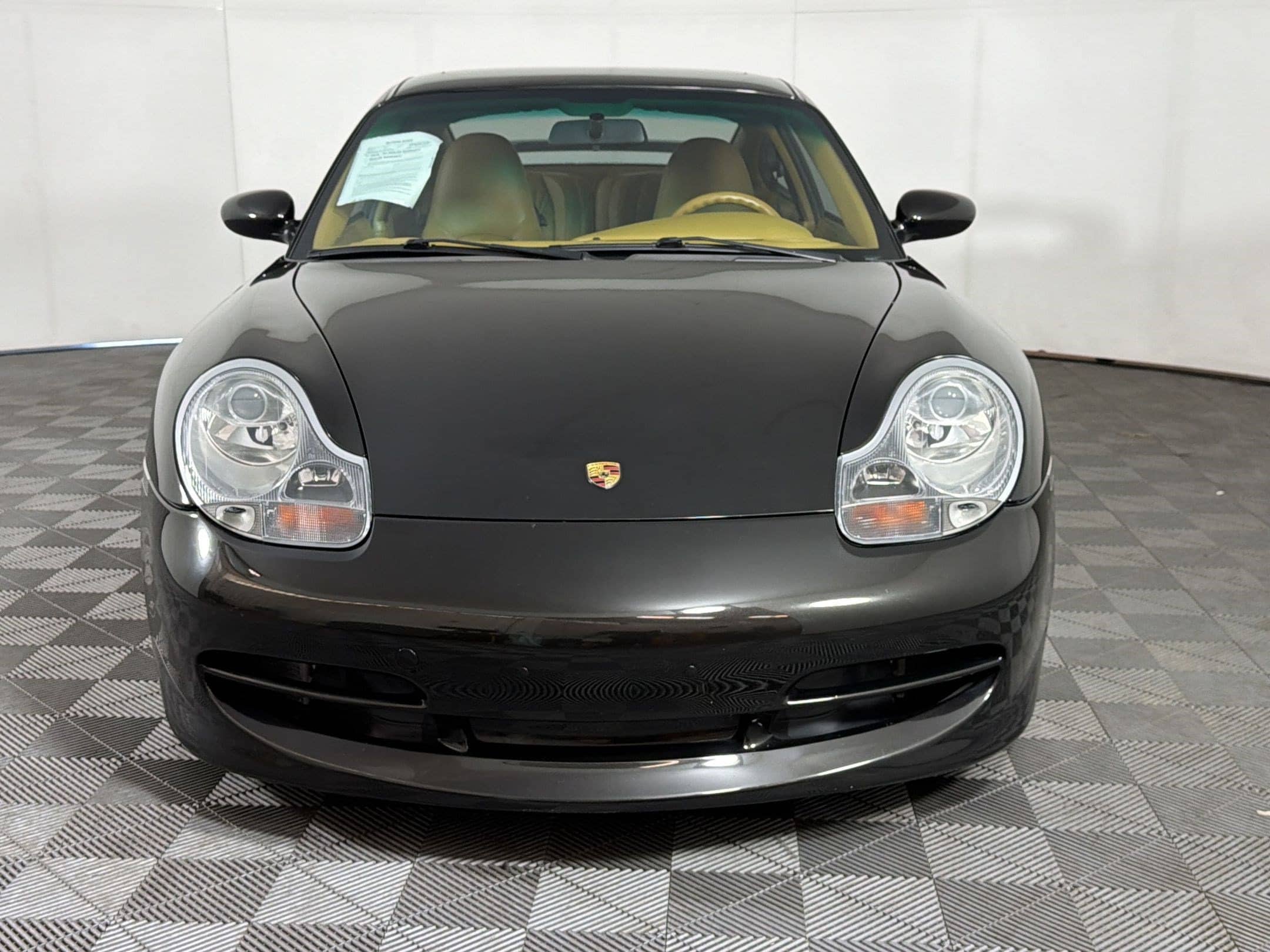 911 Carrera 2dr Car
