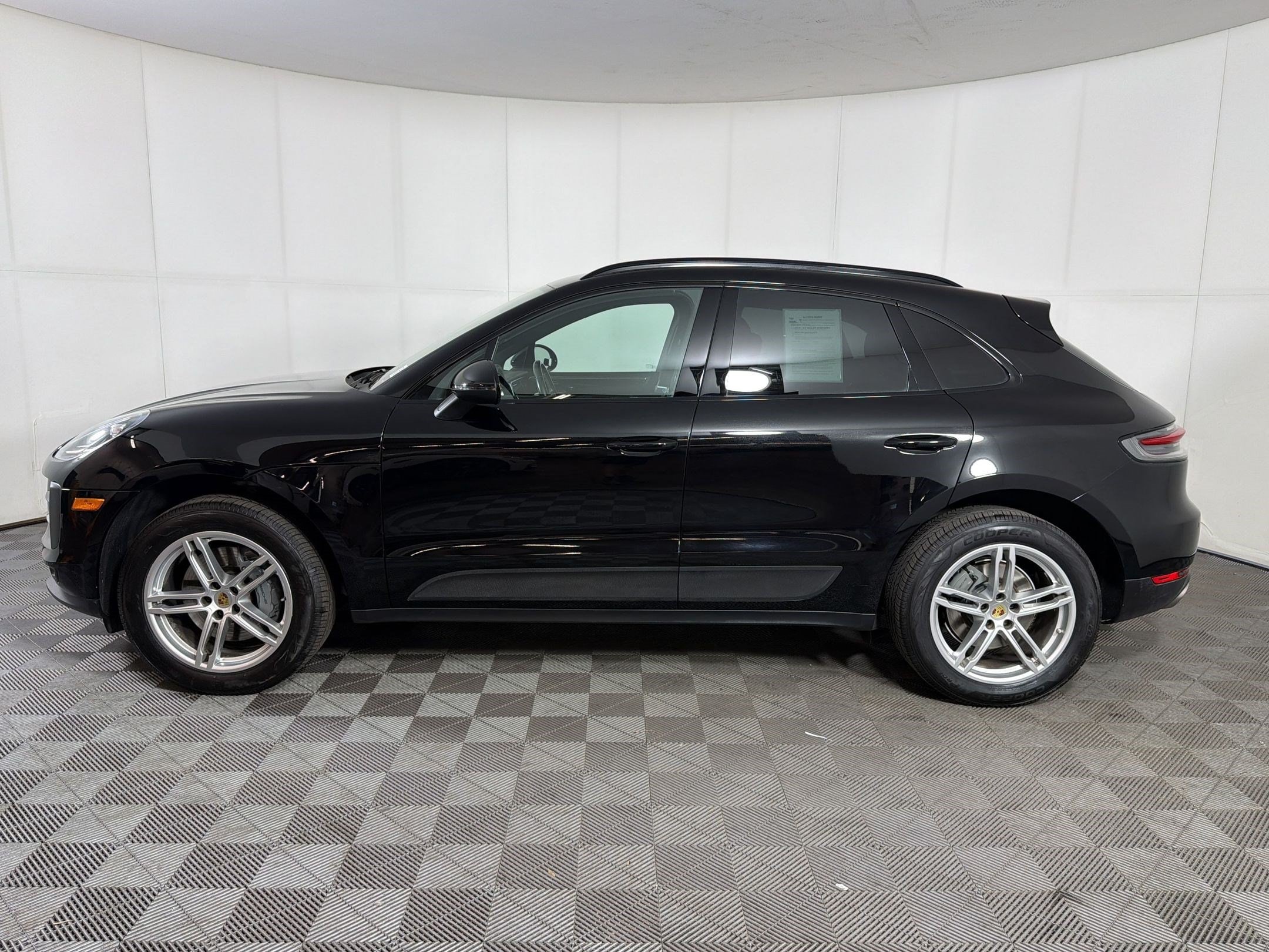 Macan S Sport Utility