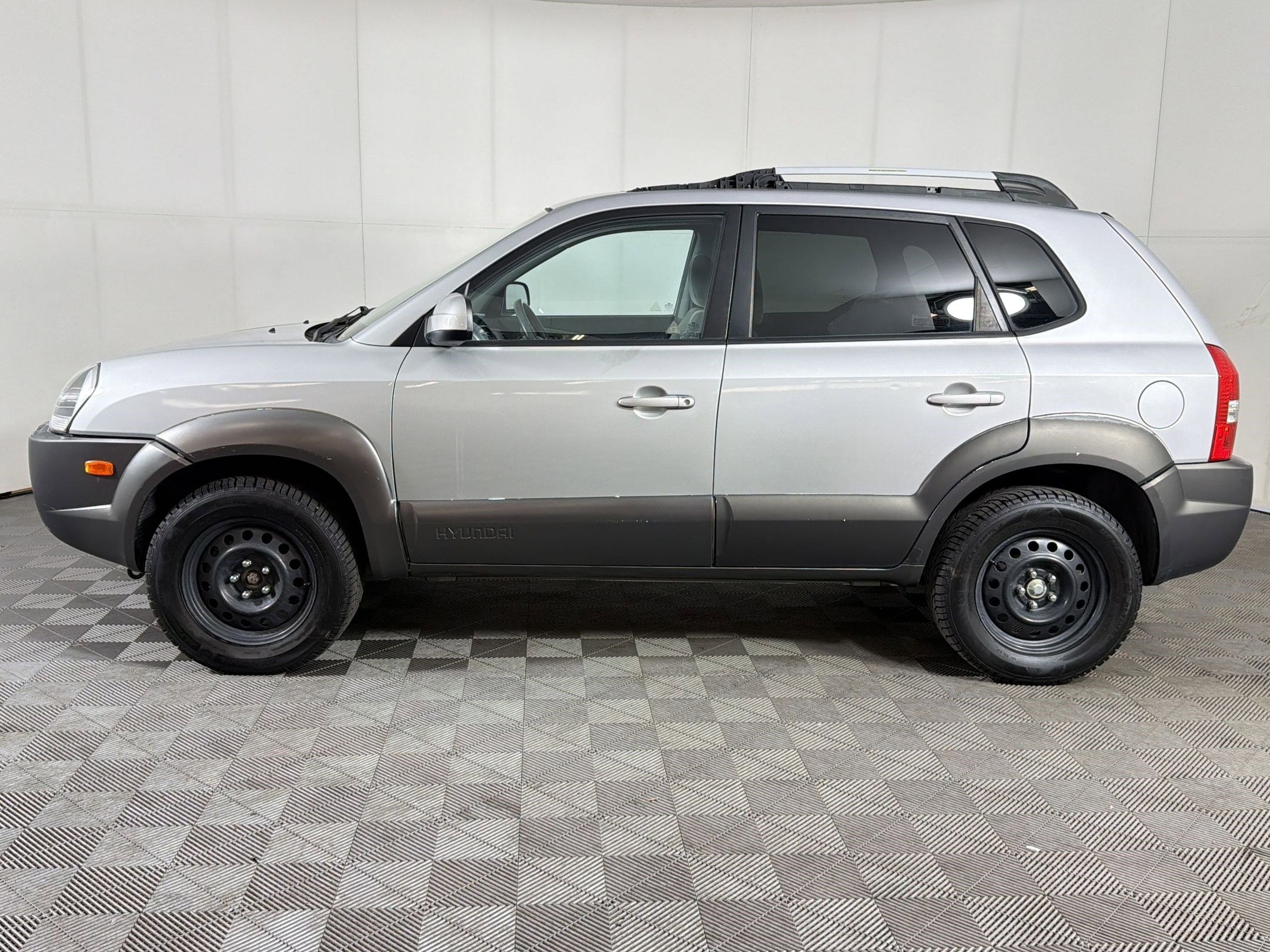 Used 2005 Hyundai Tucson GLS with VIN KM8JN12D05U040750 for sale in Denver, CO
