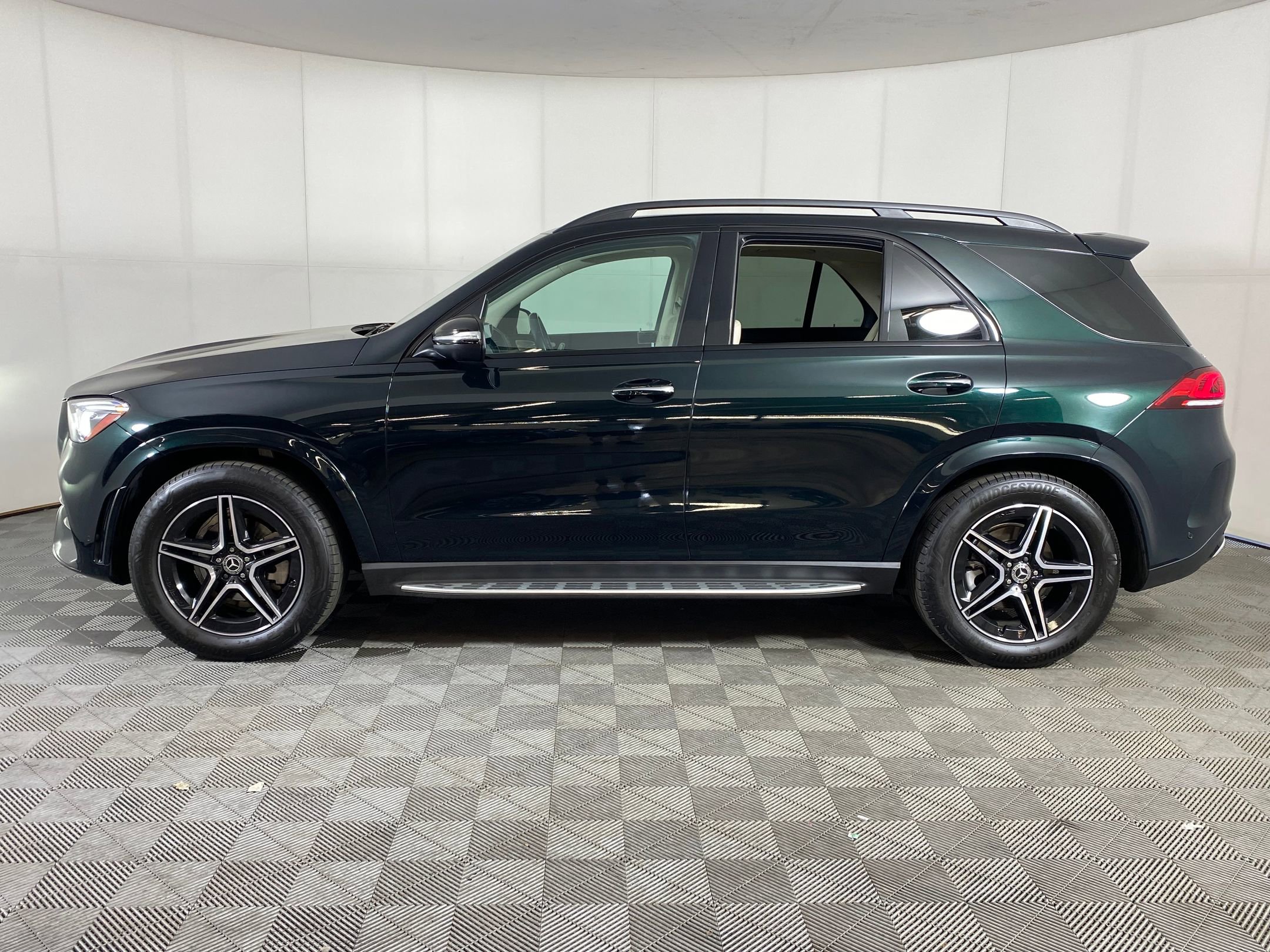 2022 Mercedes Benz GLE 350 4MATIC photo 2