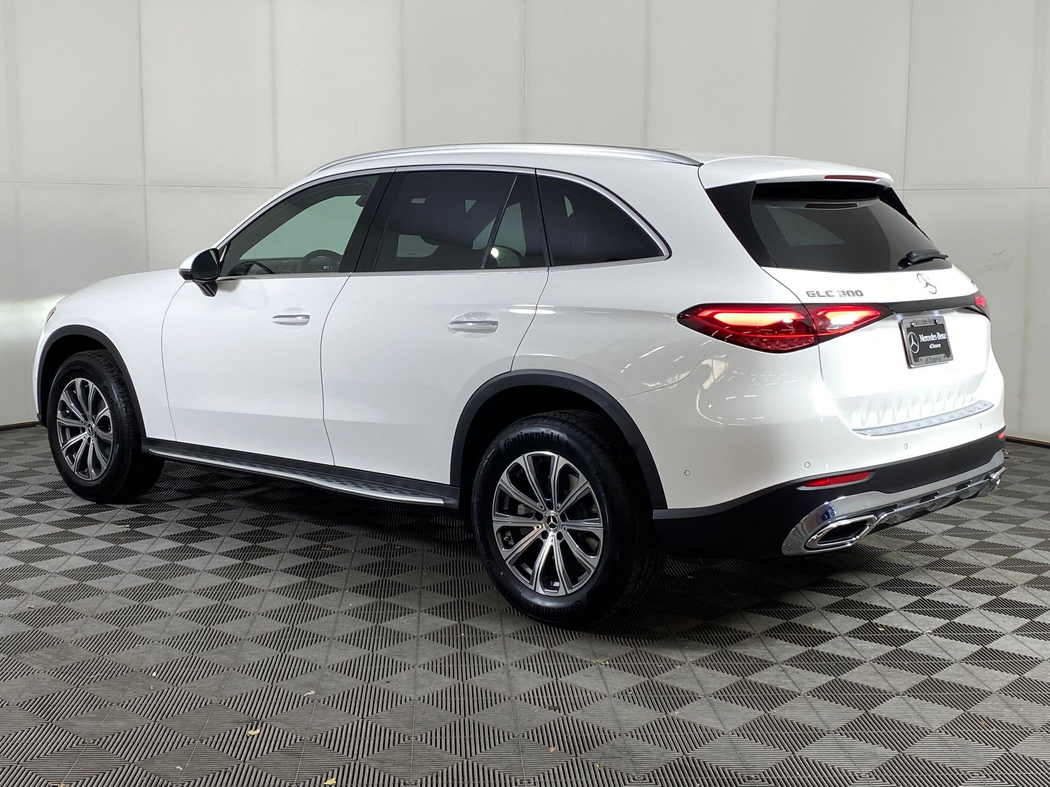 2026 Mercedes Benz GLC 300 4MATIC photo 3