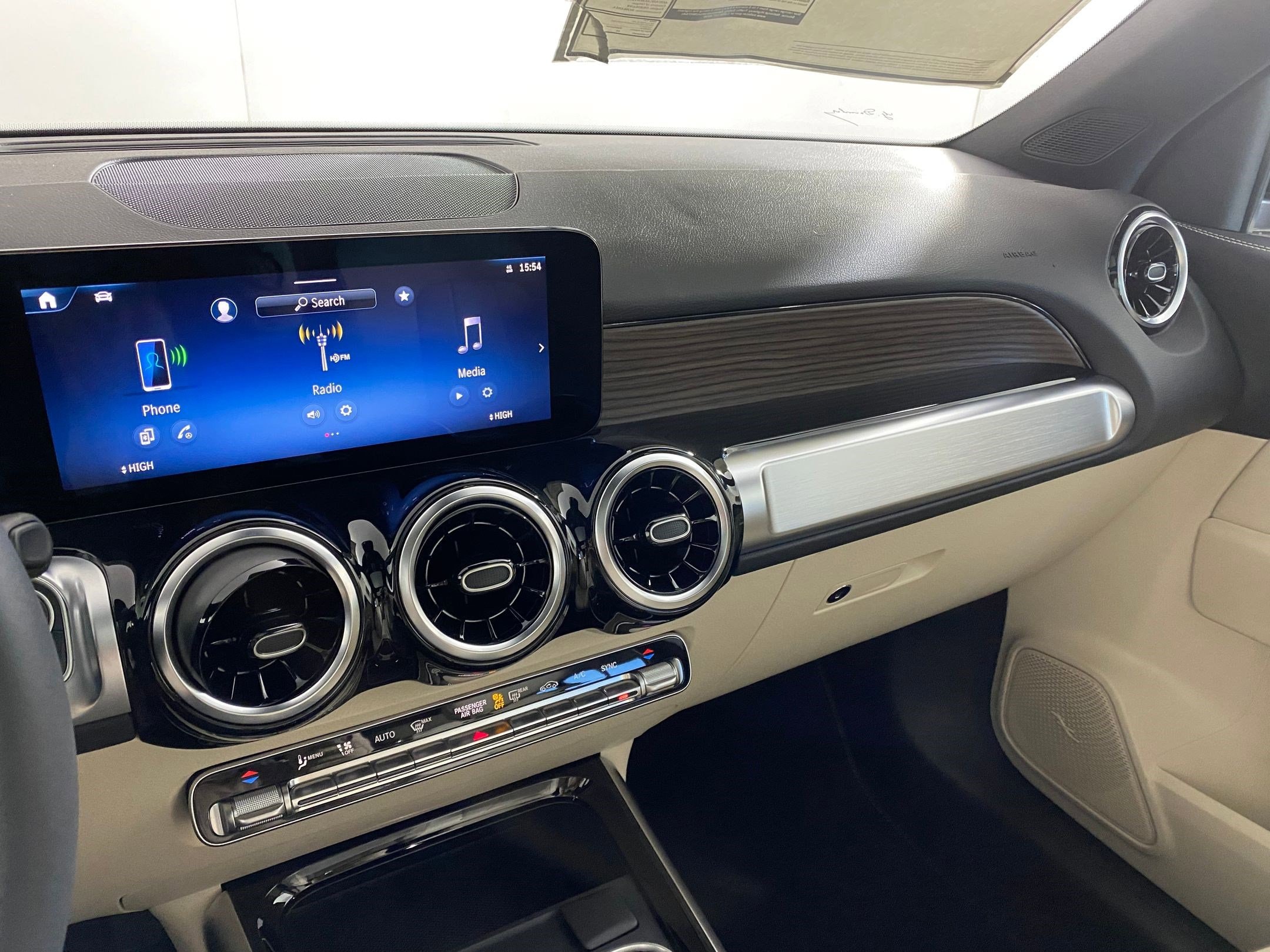2026 Mercedes-Benz GLB GLB 250 - Photo 24