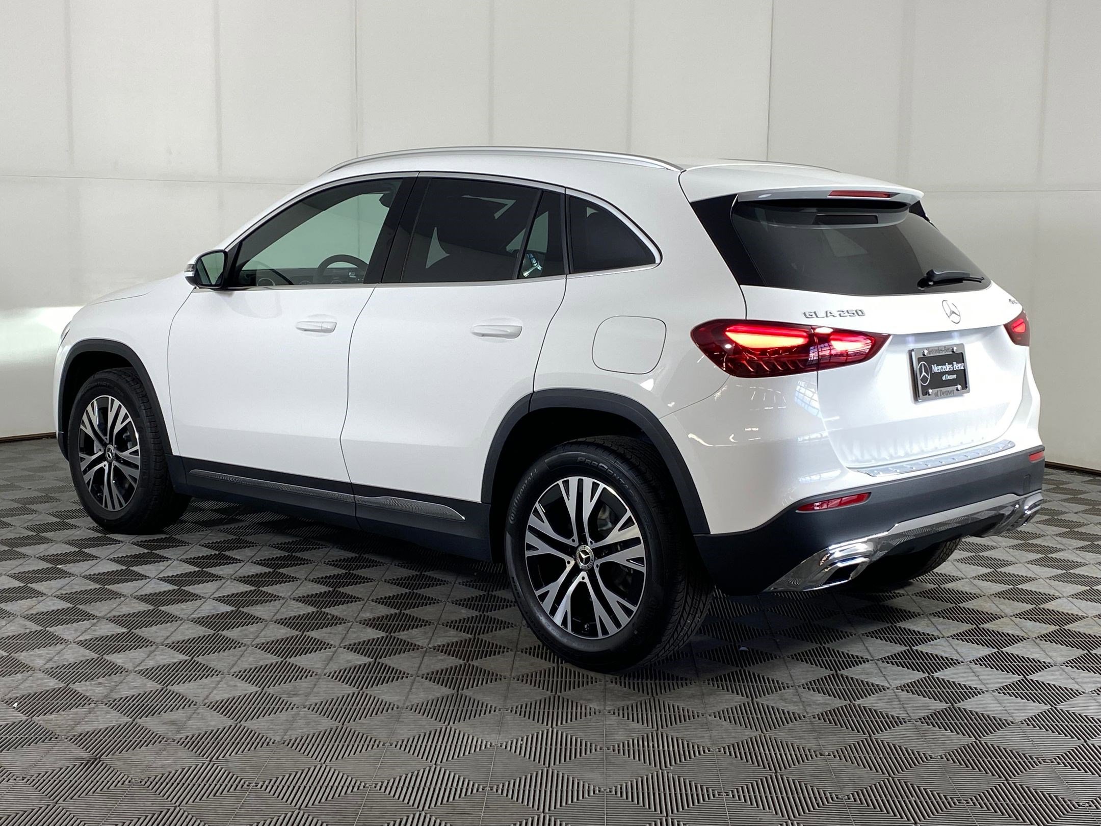2026 Mercedes Benz GLA 250 4MATIC photo 3