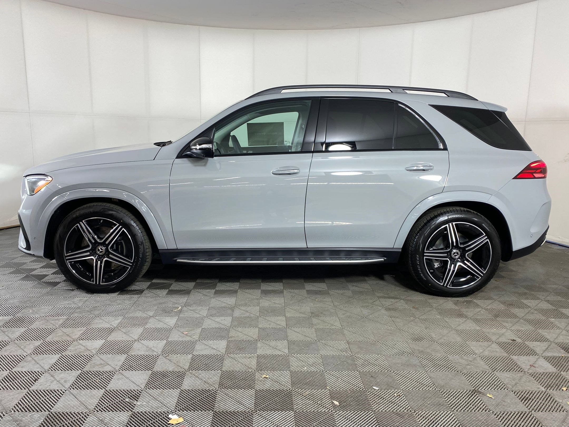 2026 Mercedes Benz GLE 350 4MATIC photo 2
