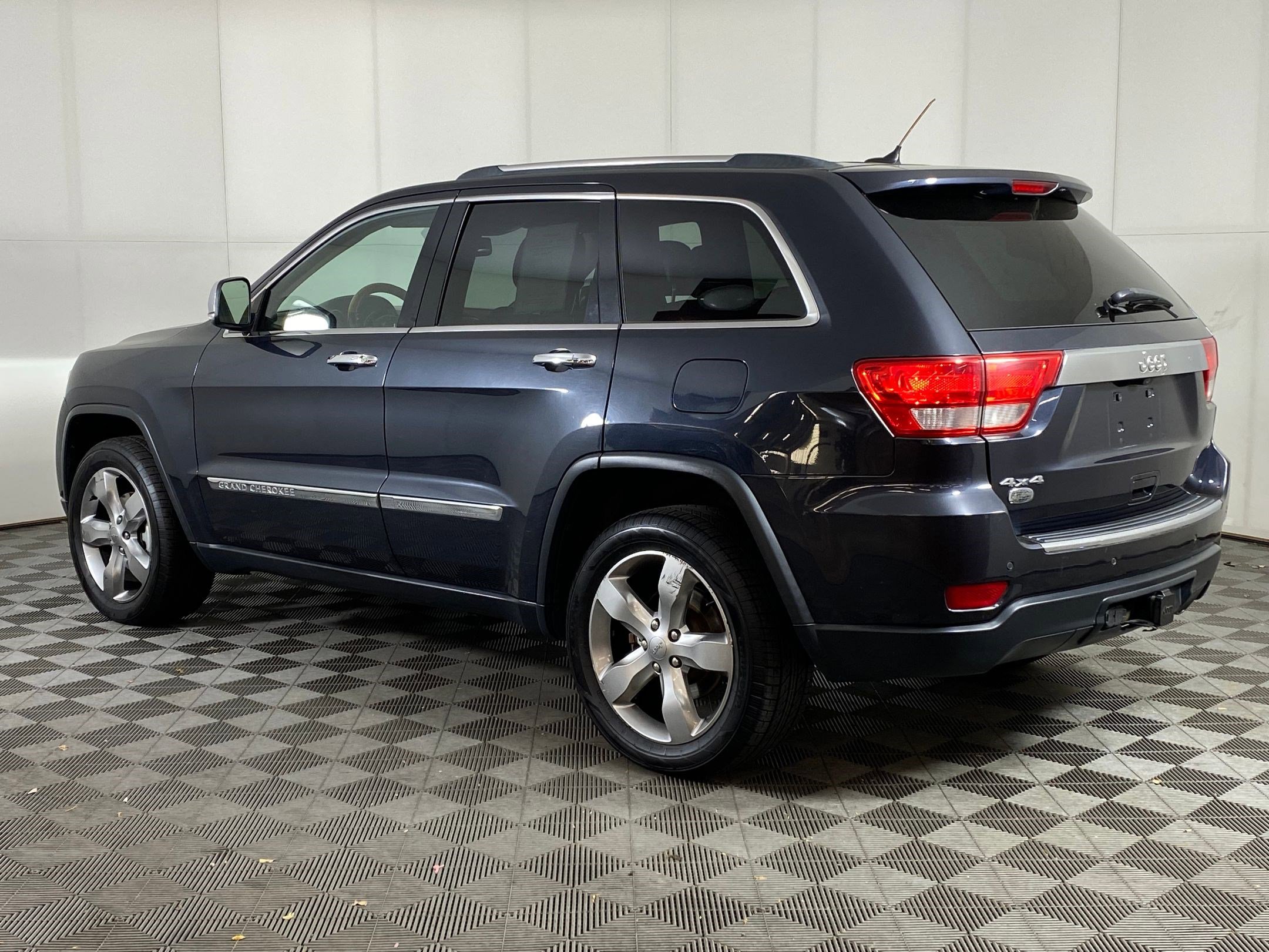 2012 Jeep Grand Cherokee Overland photo 3