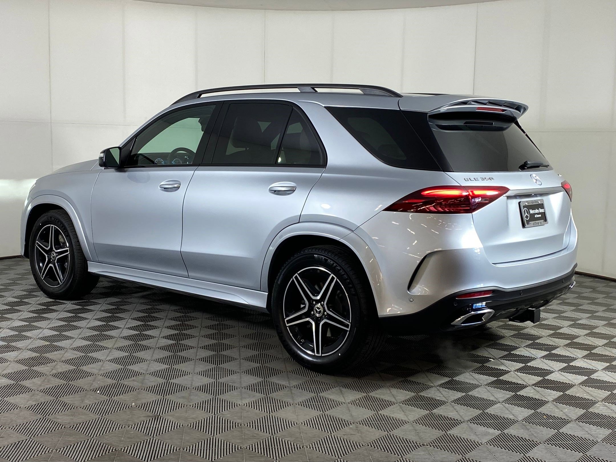2026 Mercedes Benz GLE 350 4MATIC photo 3