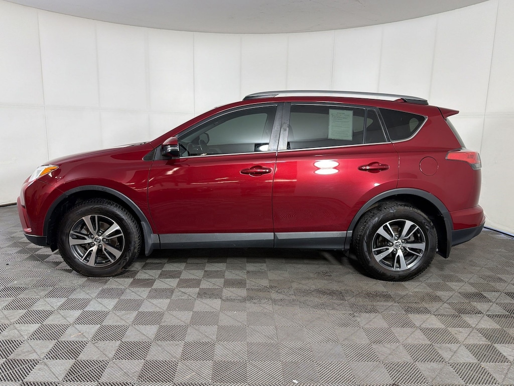Used 2018 Toyota RAV4 XLE Sport Utility
