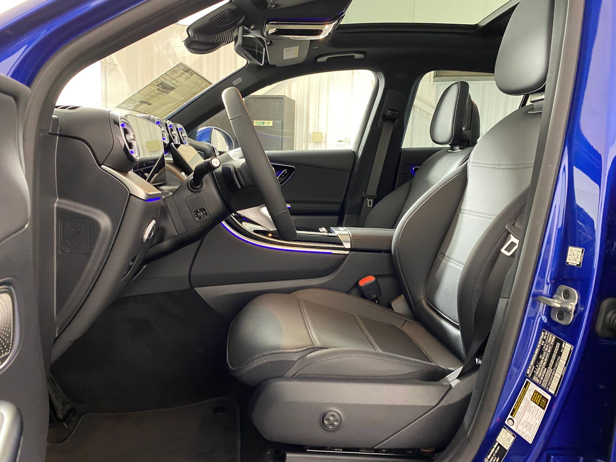 2026 Mercedes Benz GLC 300 4MATIC photo 4