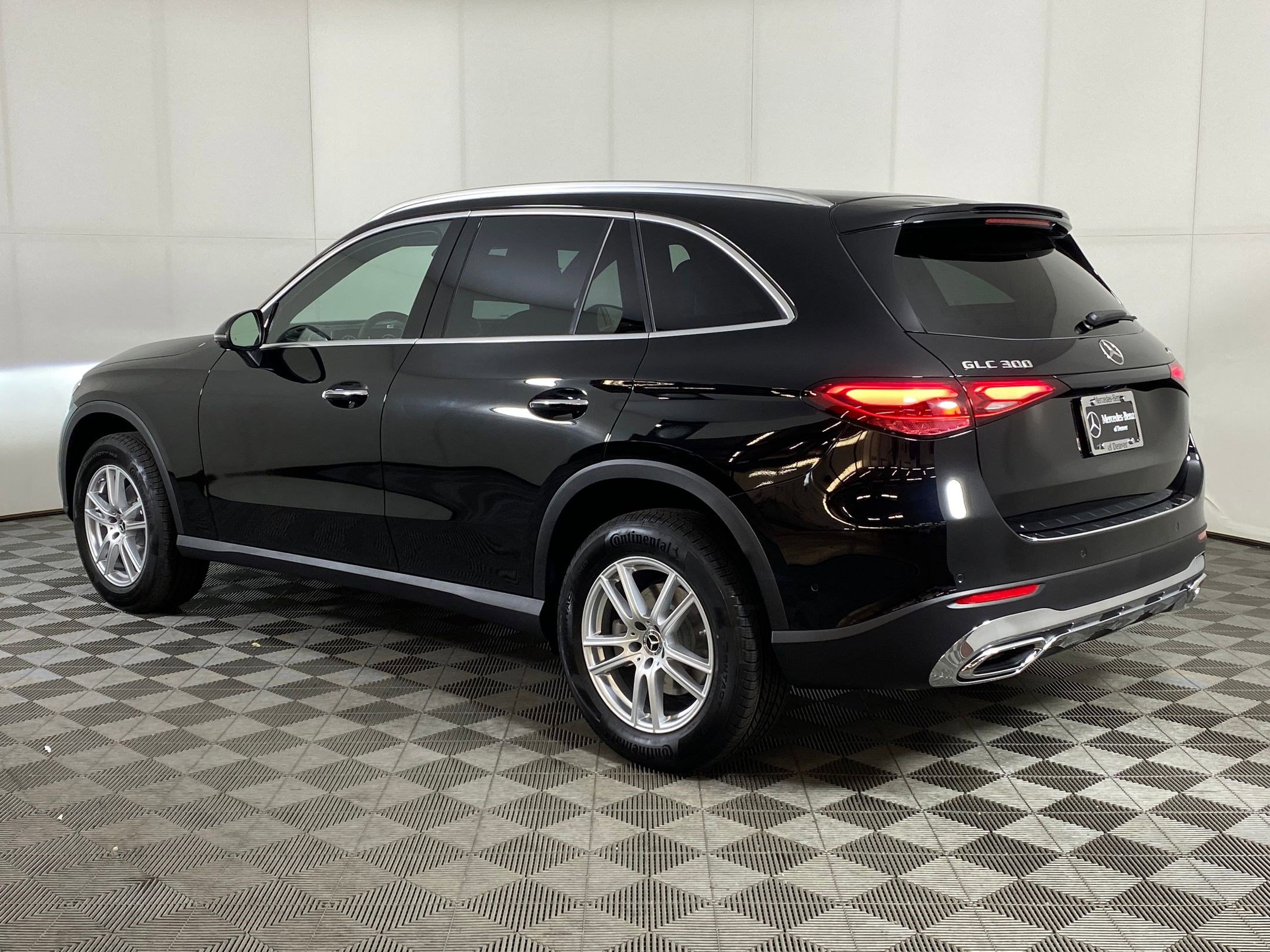 2026 Mercedes Benz GLC 300 4MATIC photo 3